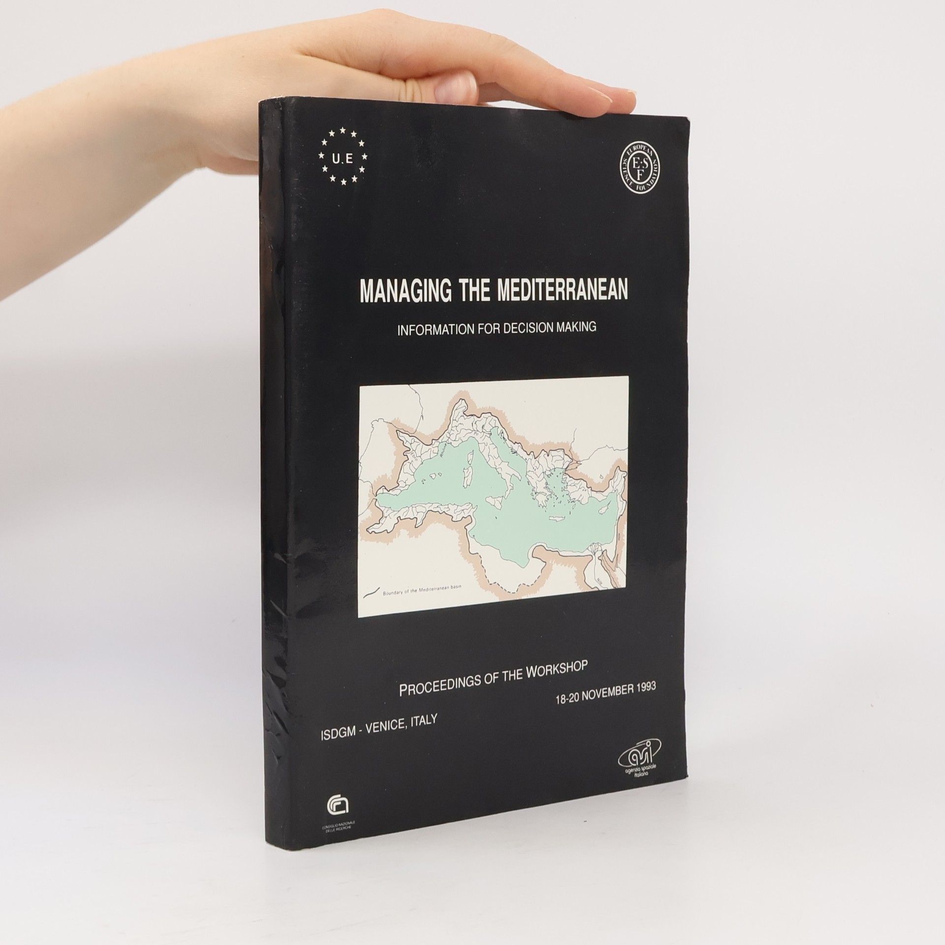 Various authors Managing the Mediterranean