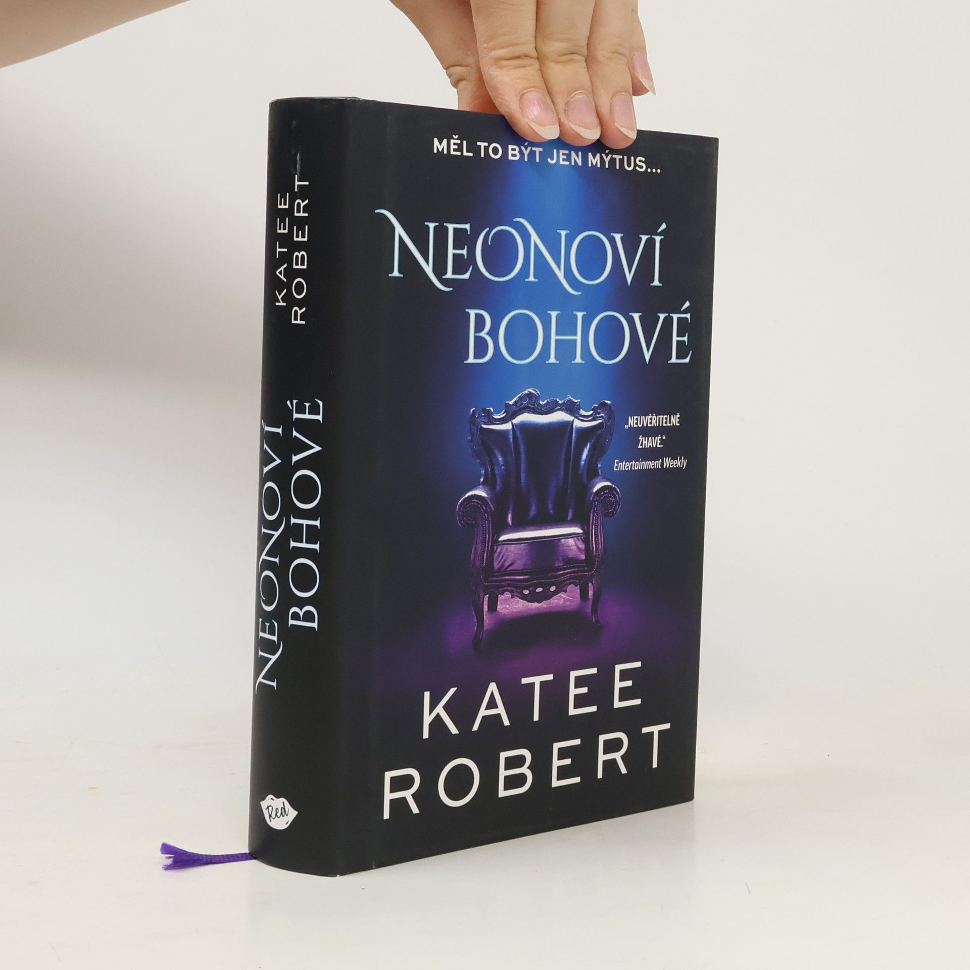 Katee Robert Neonoví bohové