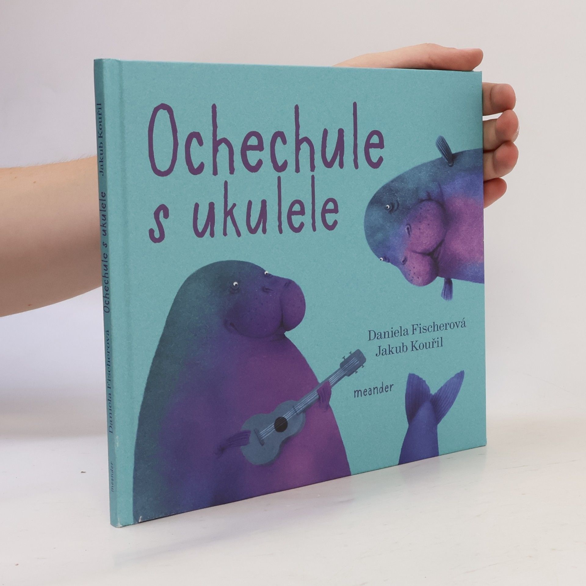 Daniela Fischer Ochechule s ukulele