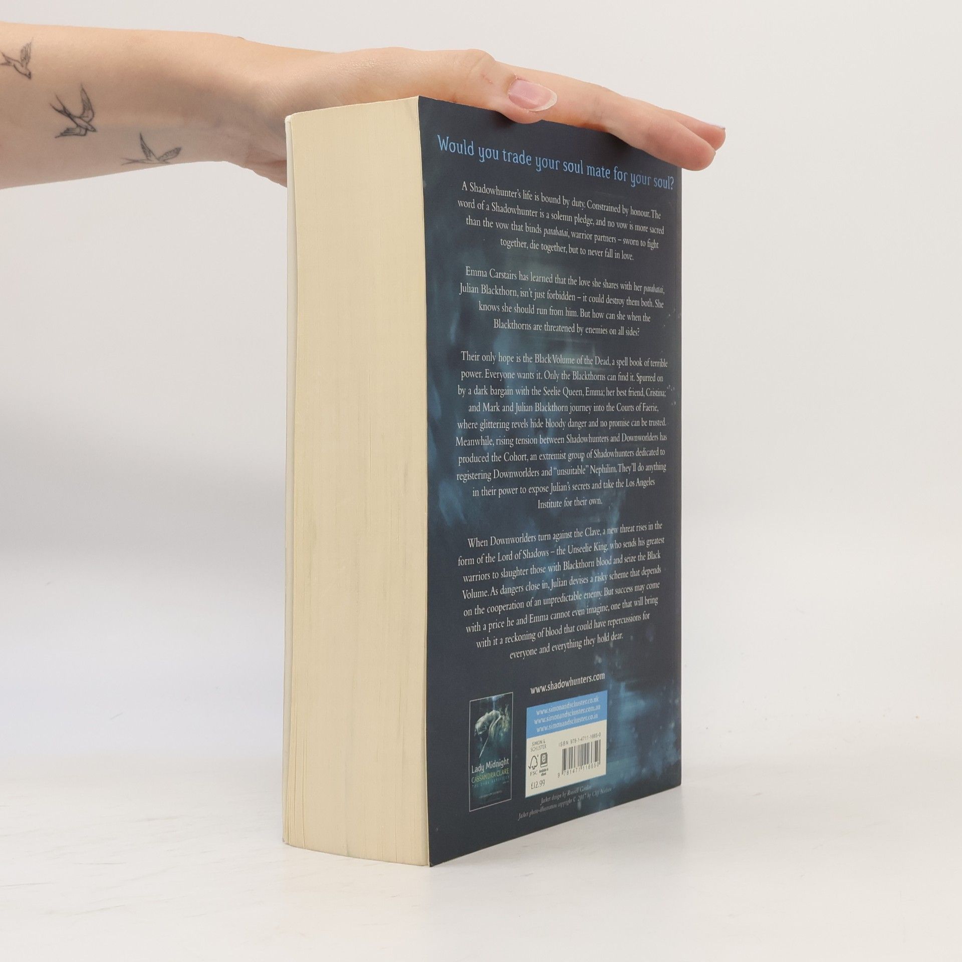 Cassandra Clare Lord of Shadows. Book two. The dark artifices
