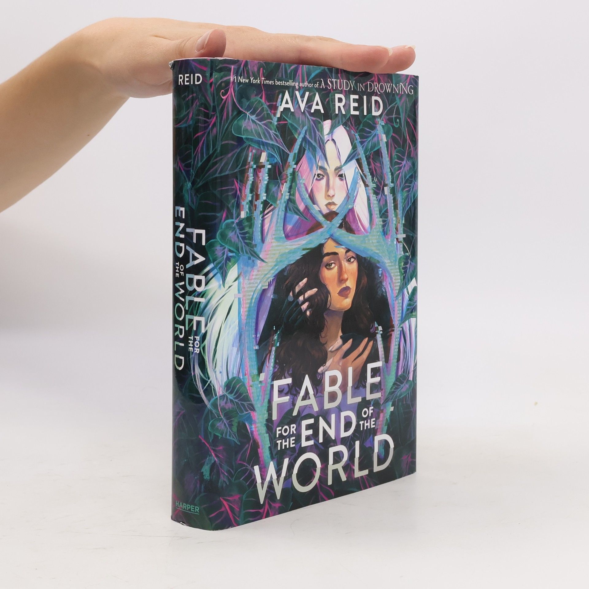 Ava Reid Fable for the End of the World. Deluxe Limited Edition