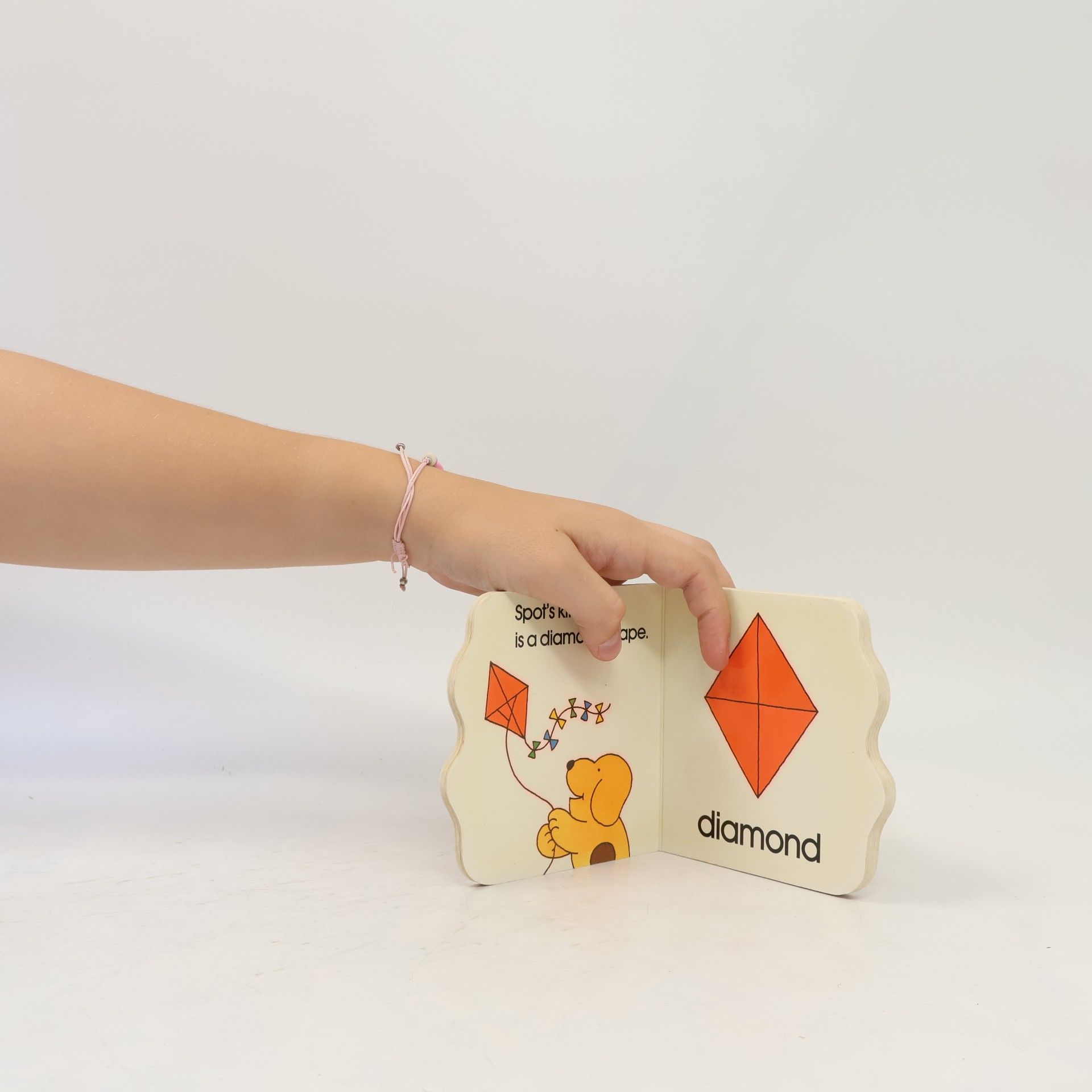 Eric Hill Spot Looks at Shapes: A Little Spot Board Book
