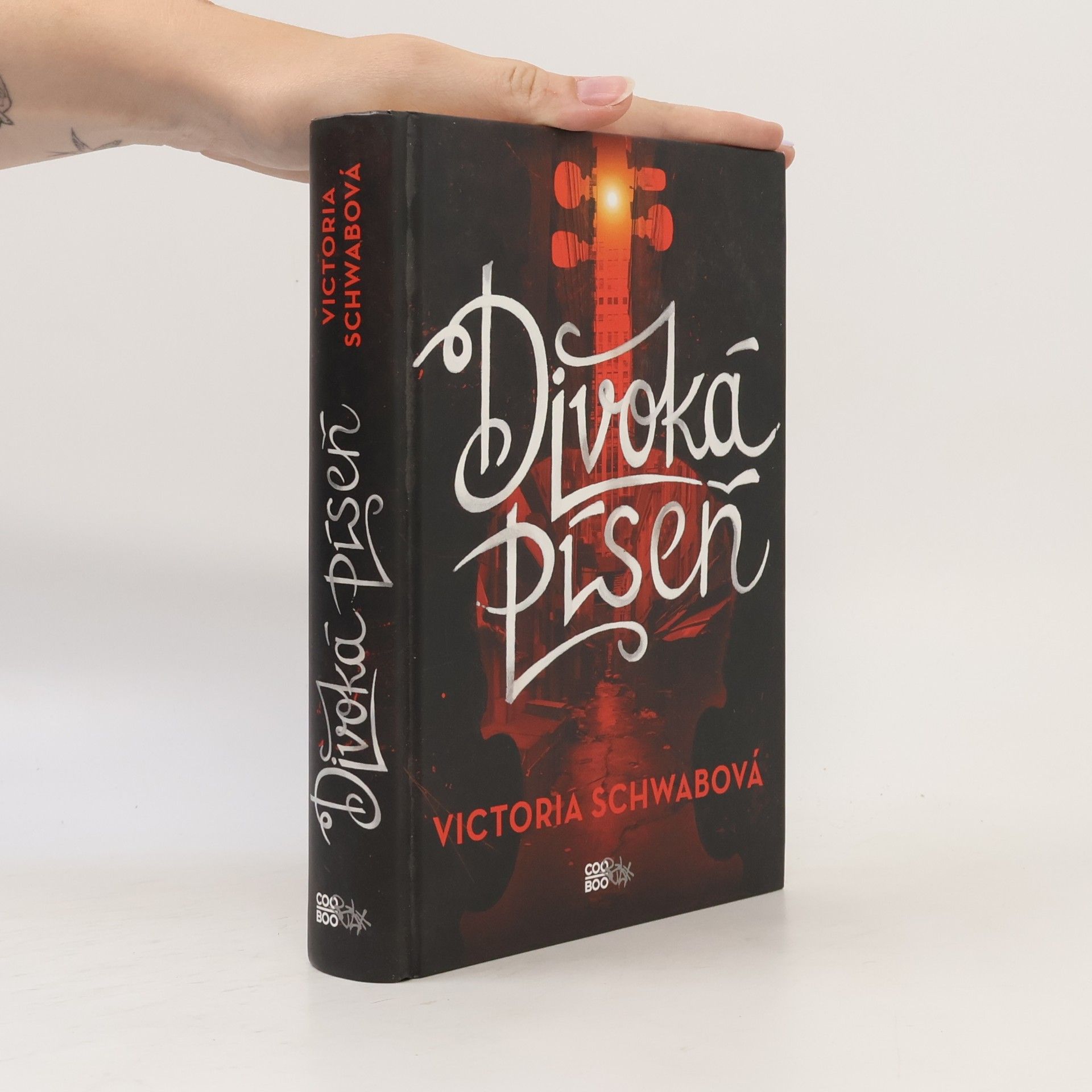 V. E. Schwab Divoká píseň