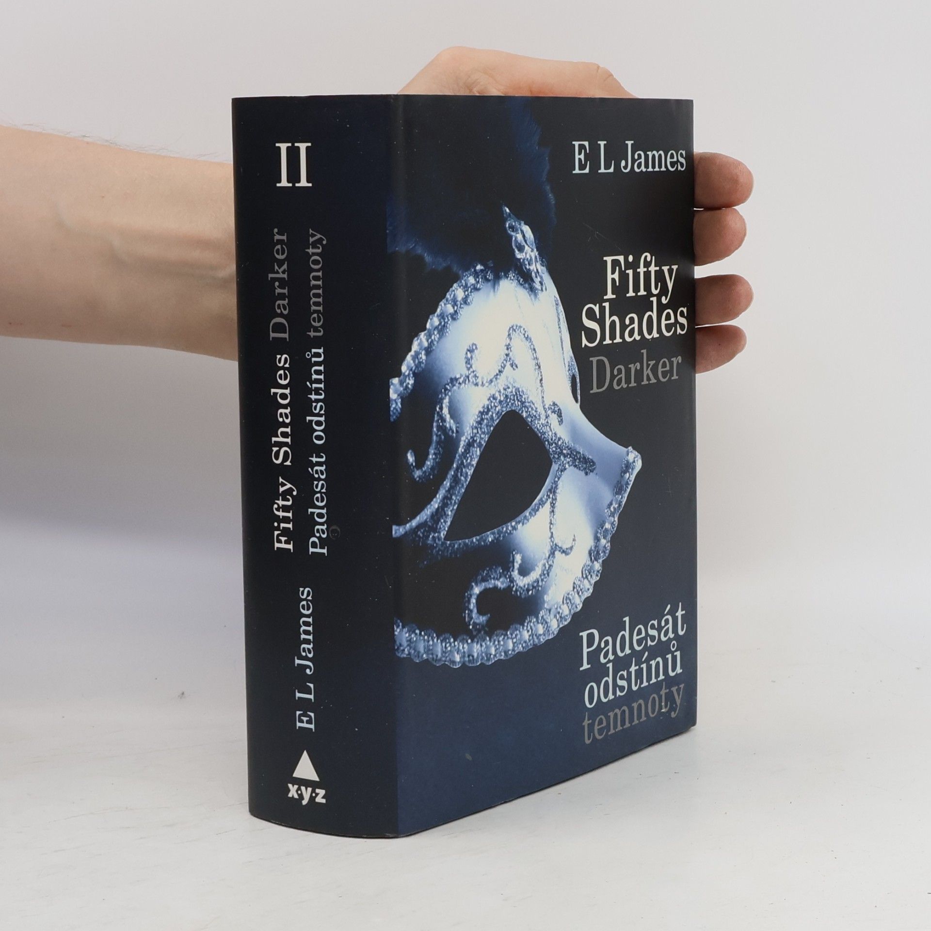 E. L. James Padesát odstínů temnoty