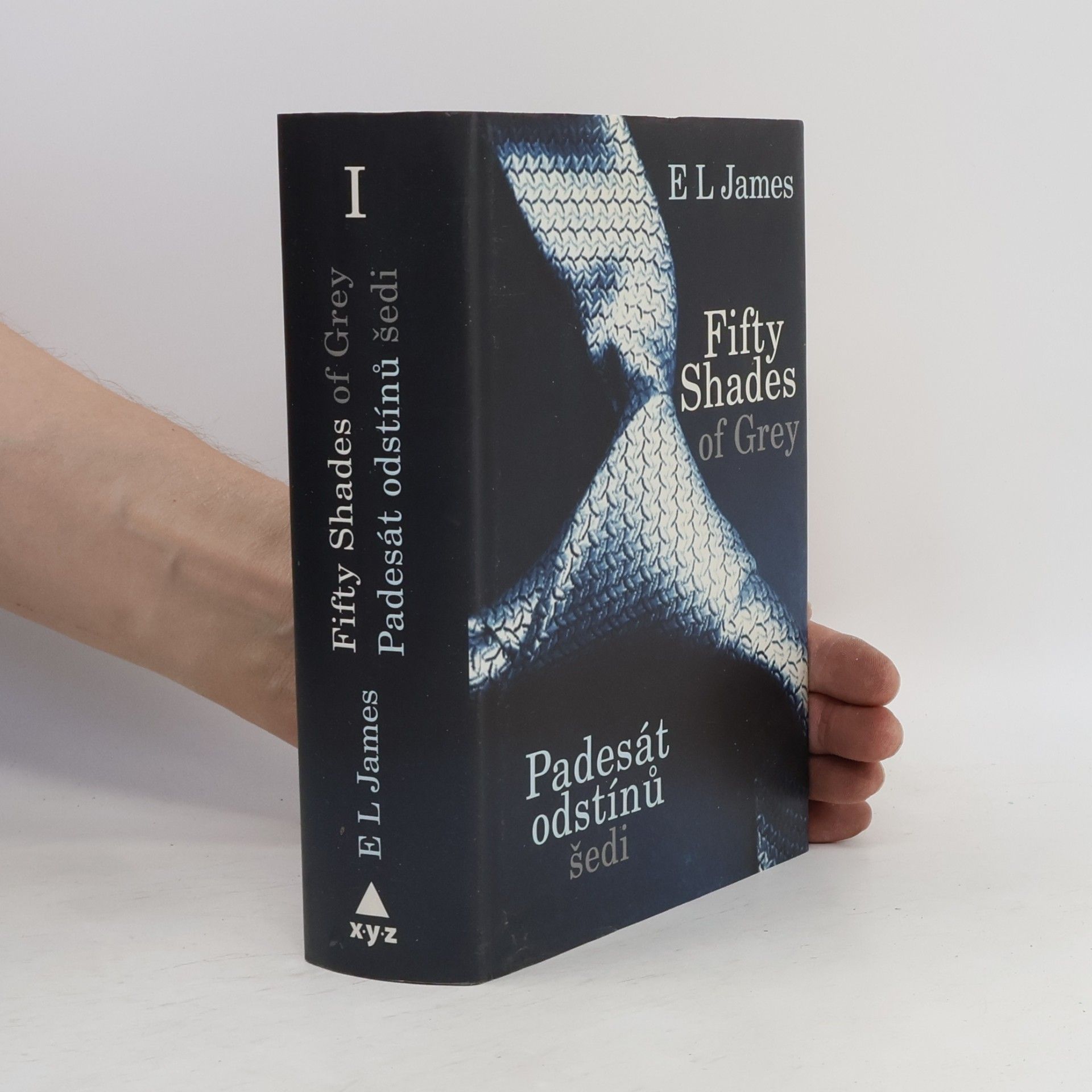 E. L. James Padesát odstínů šedi