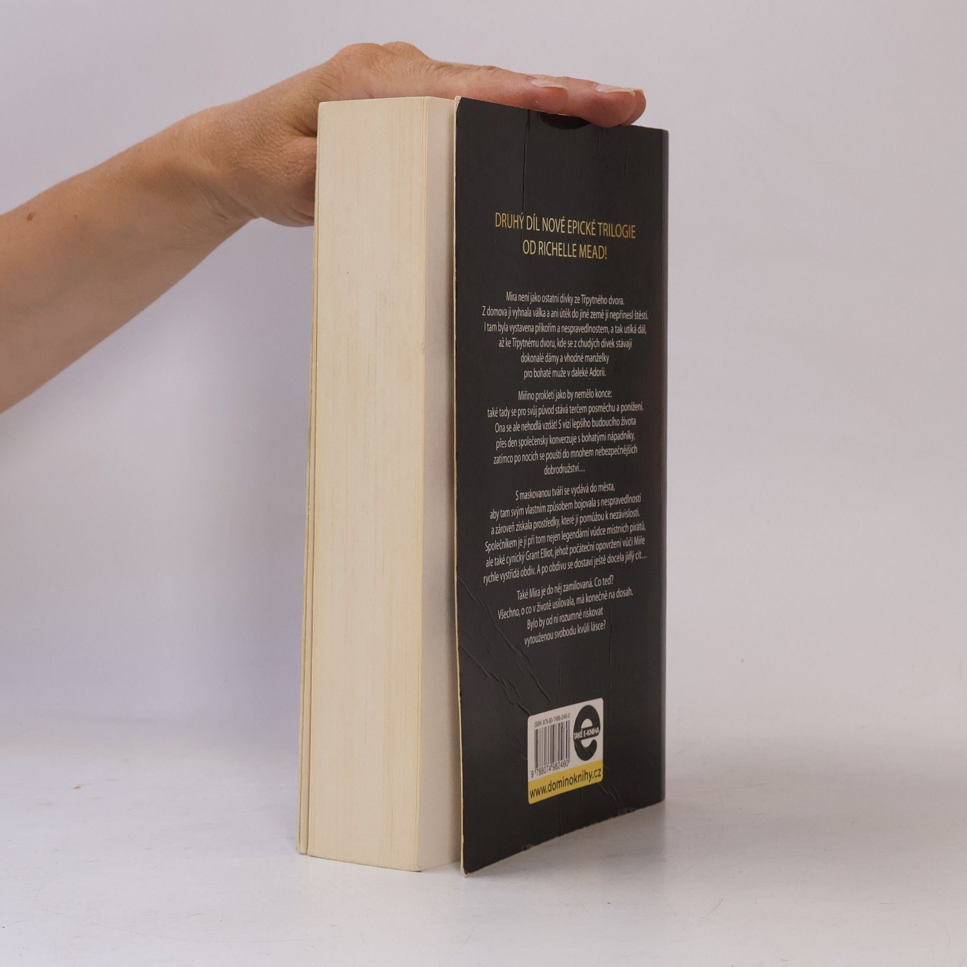 Richelle Mead Půlnoční klenot. Třpytný dvůr 2. díl