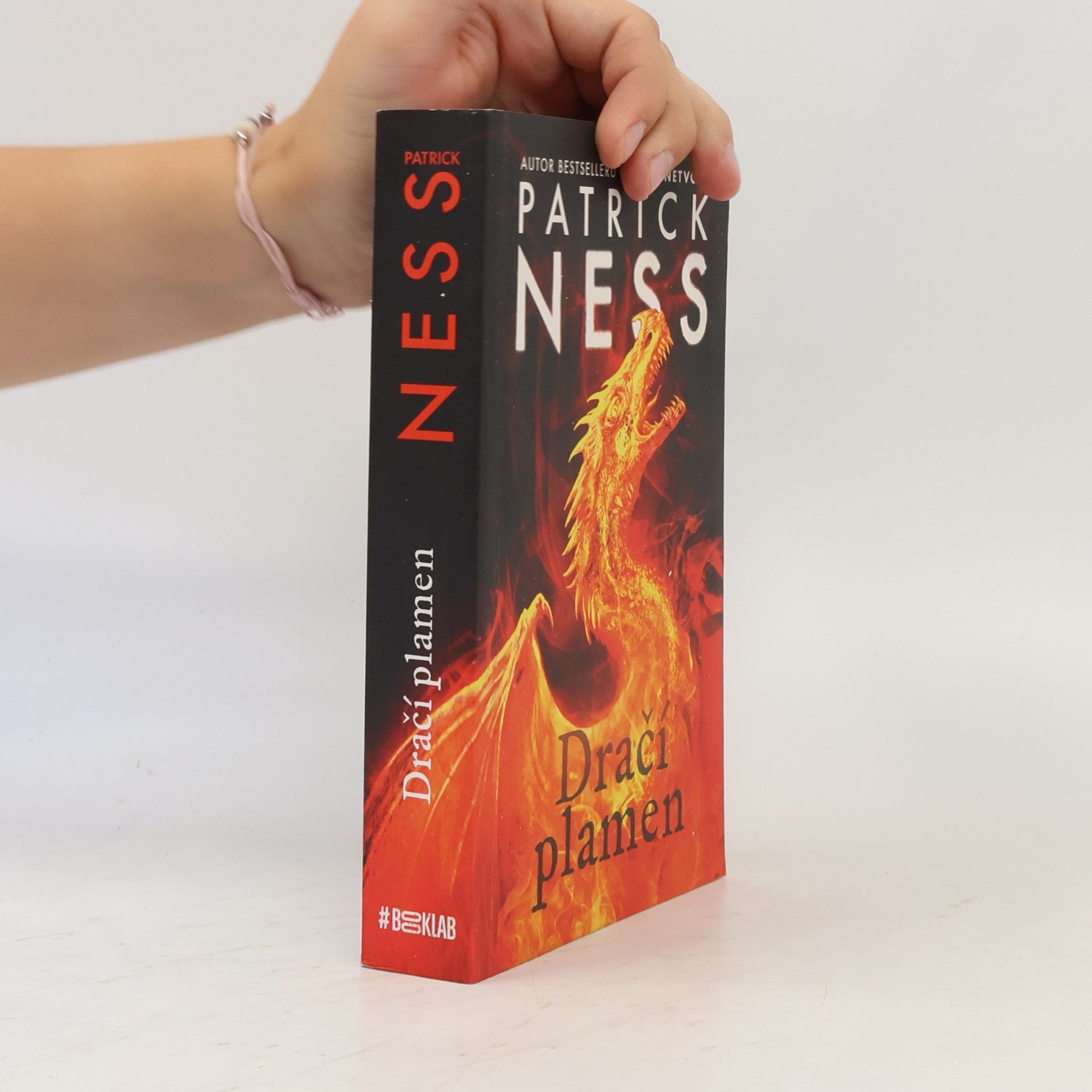 Patrick Ness Dračí plamen