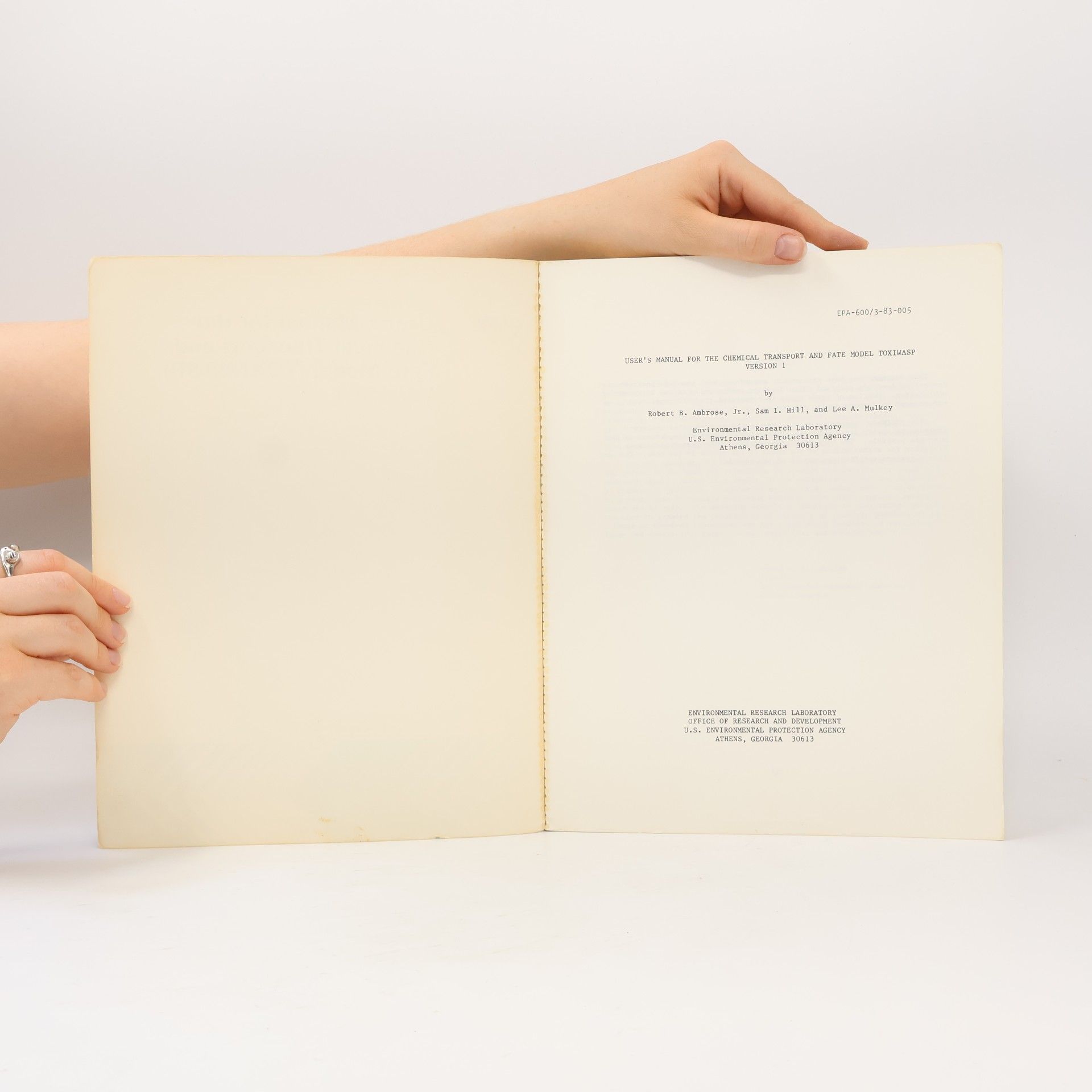 Autorenkollektiv User's Manual for the Chemical Transport and Fate Model