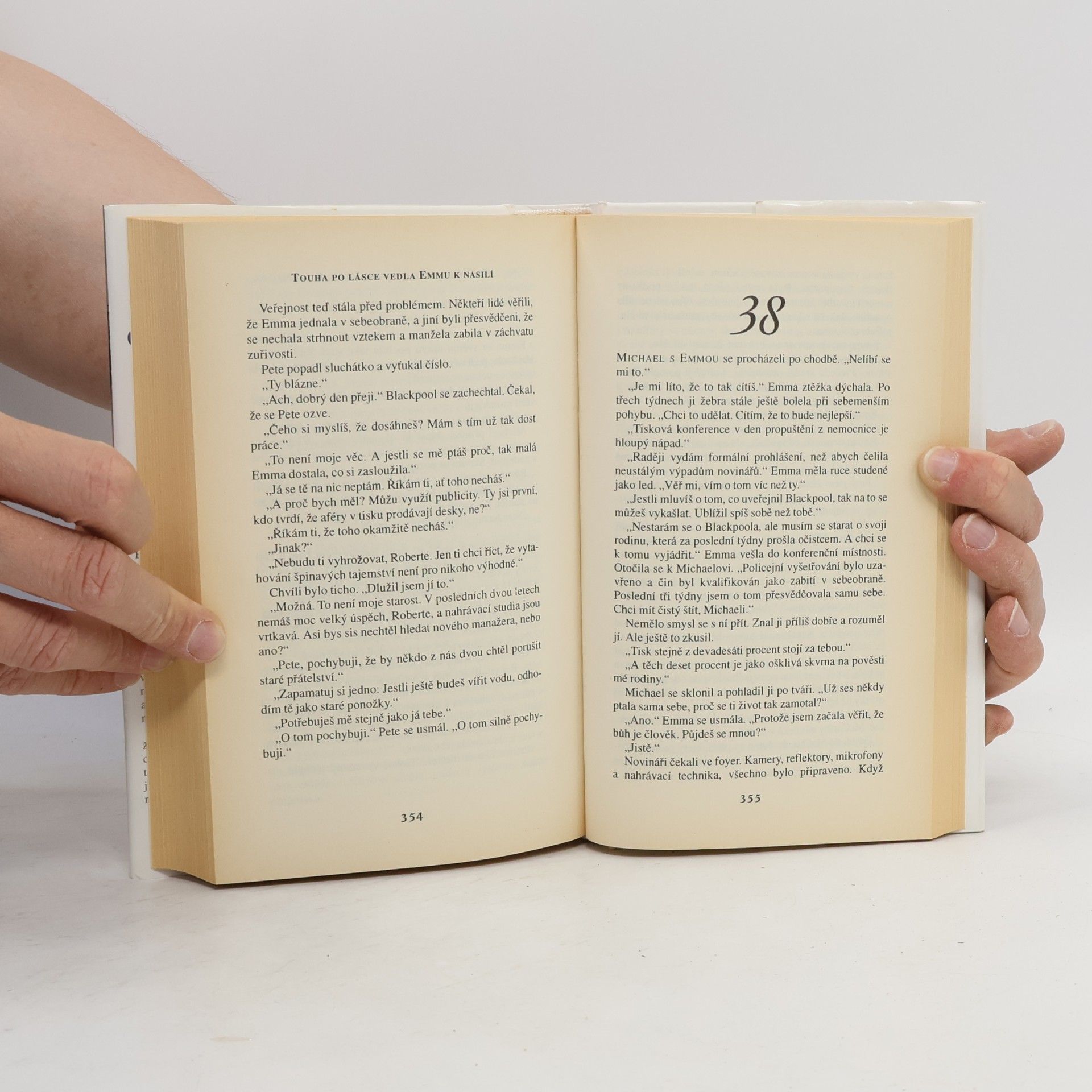 Nora Roberts Veřejná tajemství