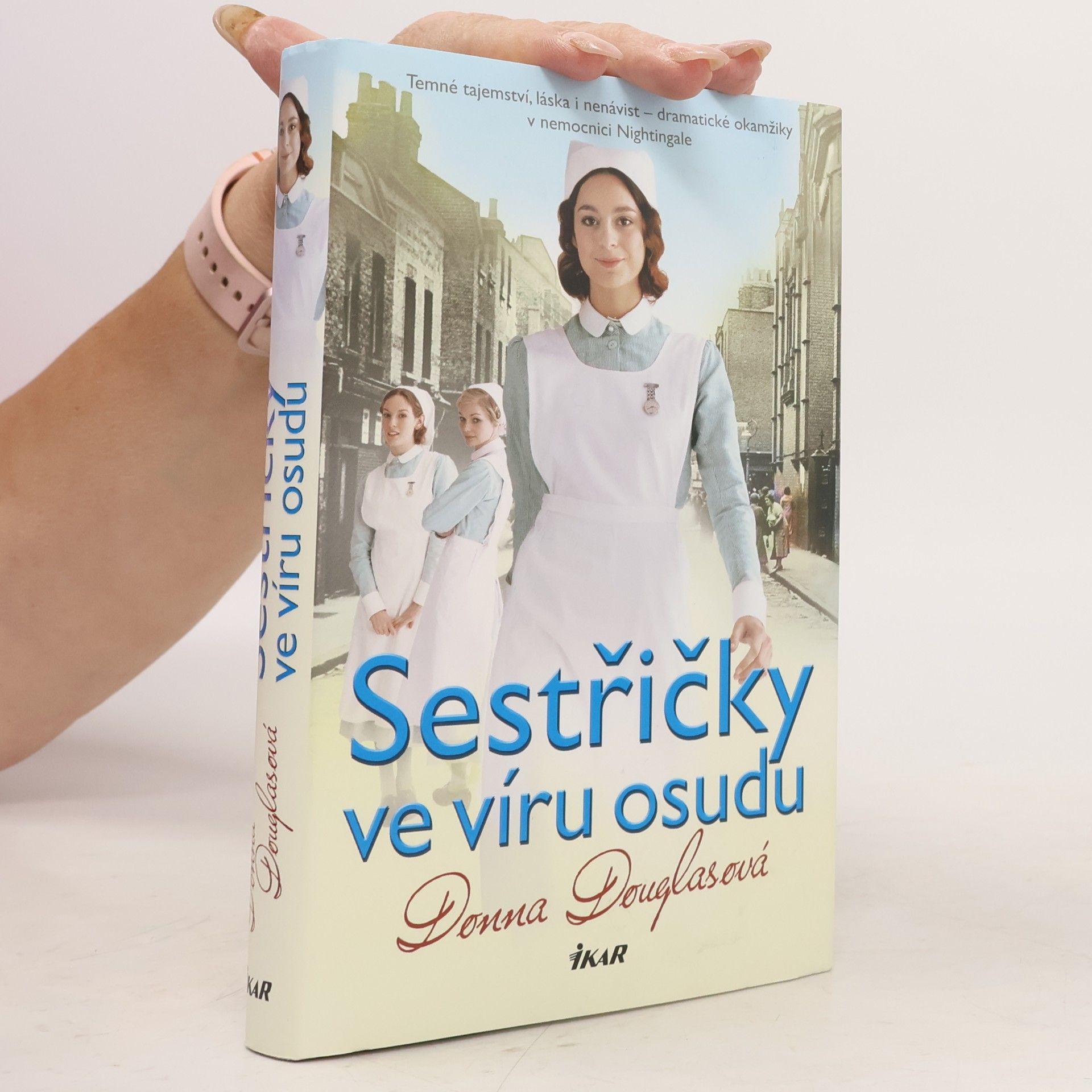 Donna Douglas Sestřičky ve víru osudu