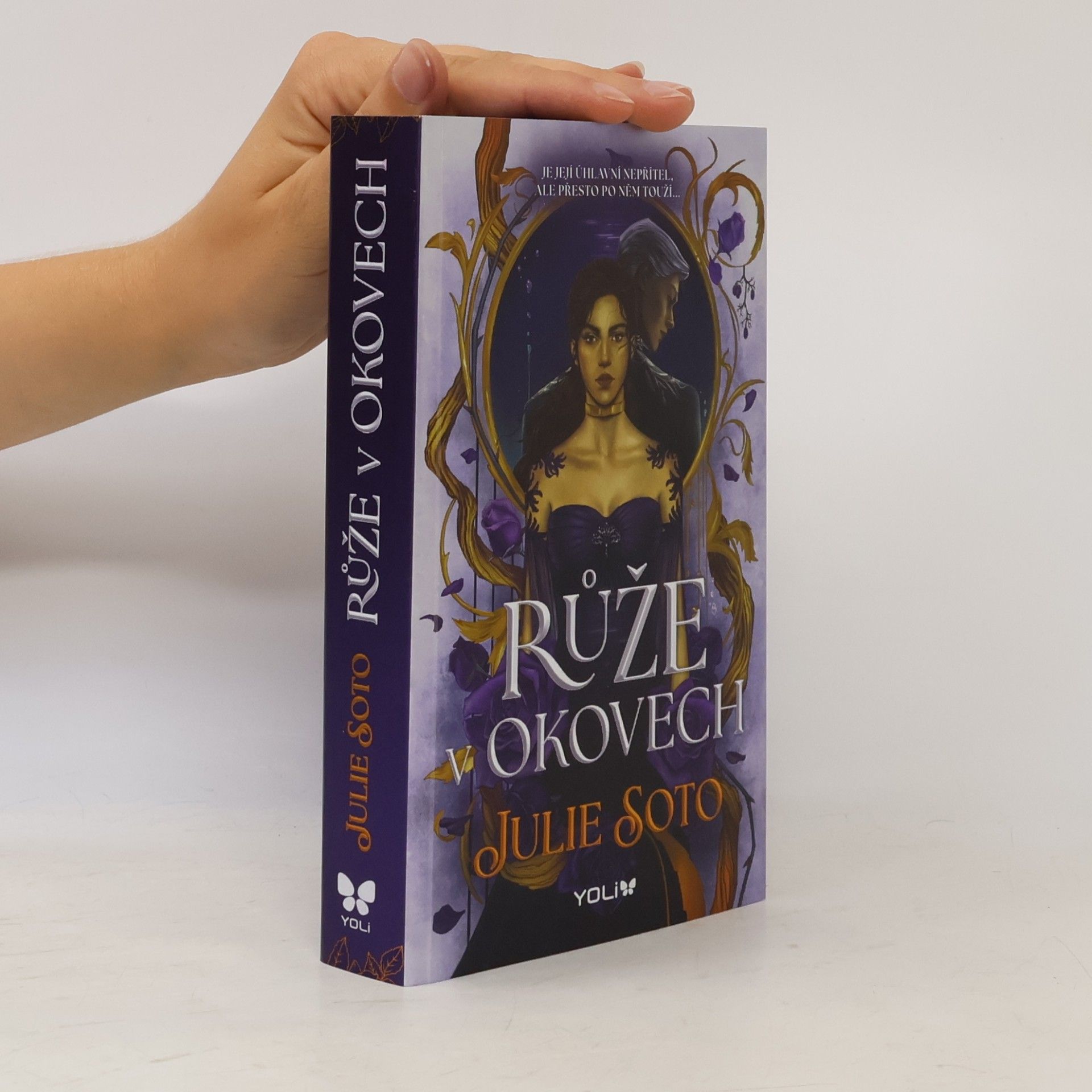 Julia Soto Růže v okovech