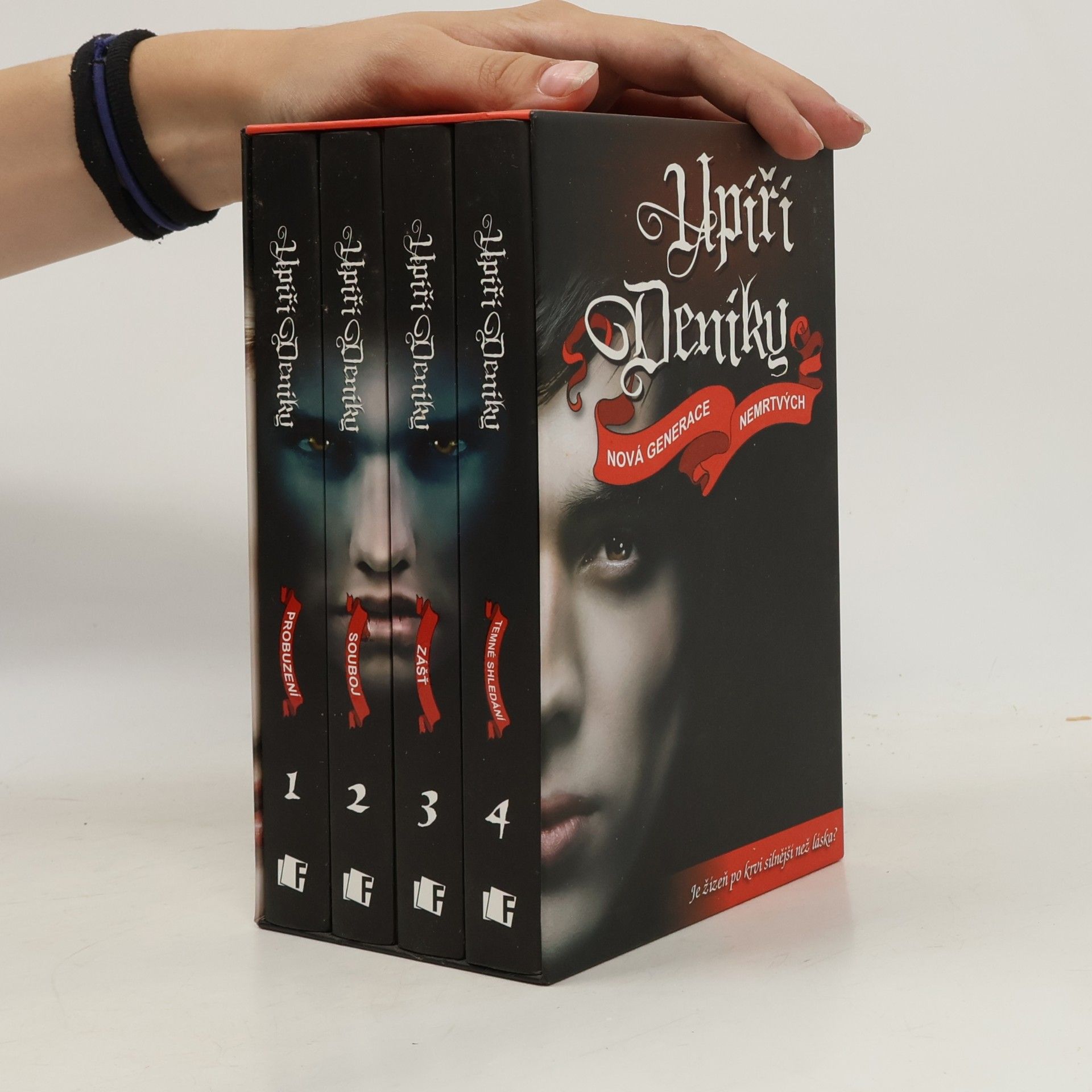 Upíří deníky 1-4