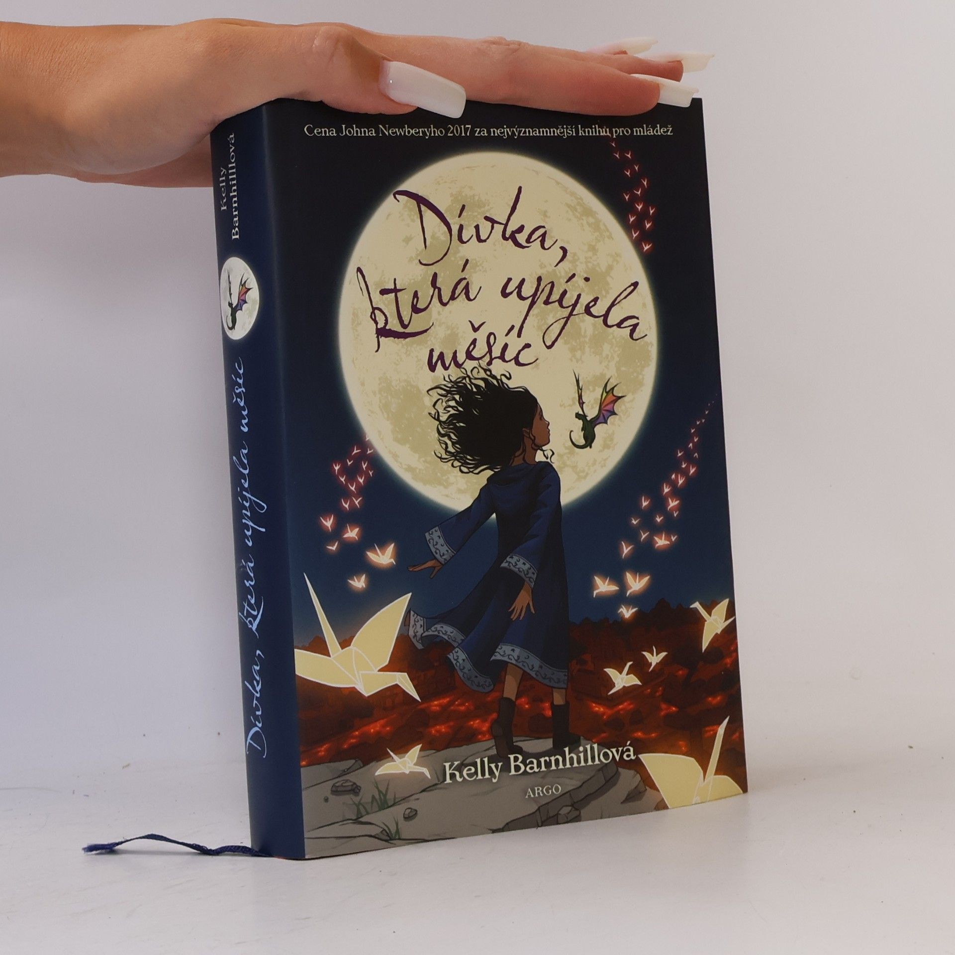 Kelly Barnhill Dívka, která upíjela měsíc