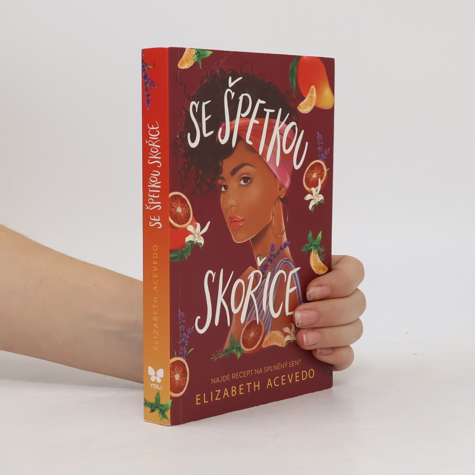 Elizabeth Acevedo Se špetkou skořice