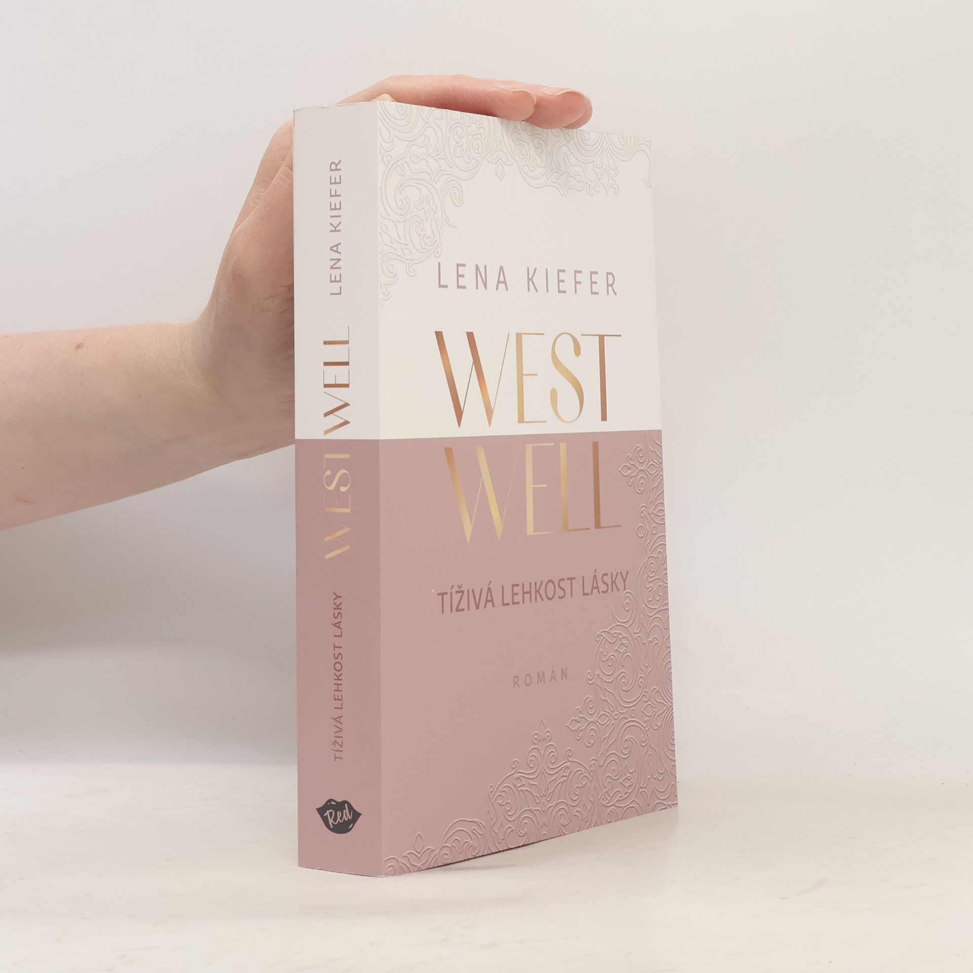 Lena Kiefer Westwell. Tíživá lehkost lásky