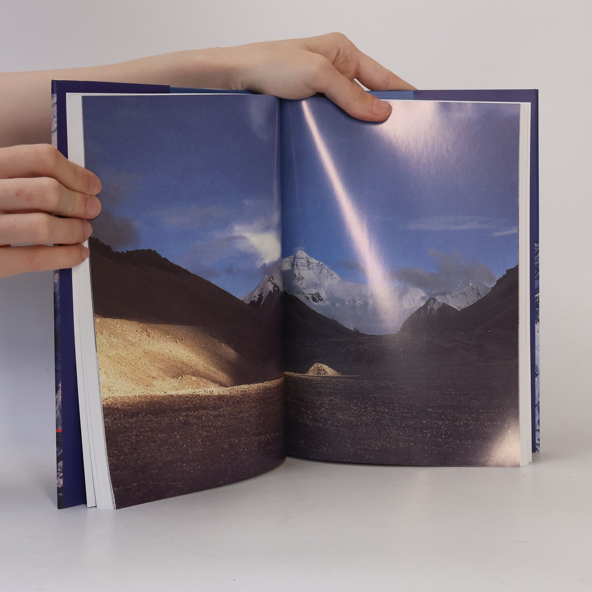 Reinhold Messner Everest sólo. Průzračný horizont