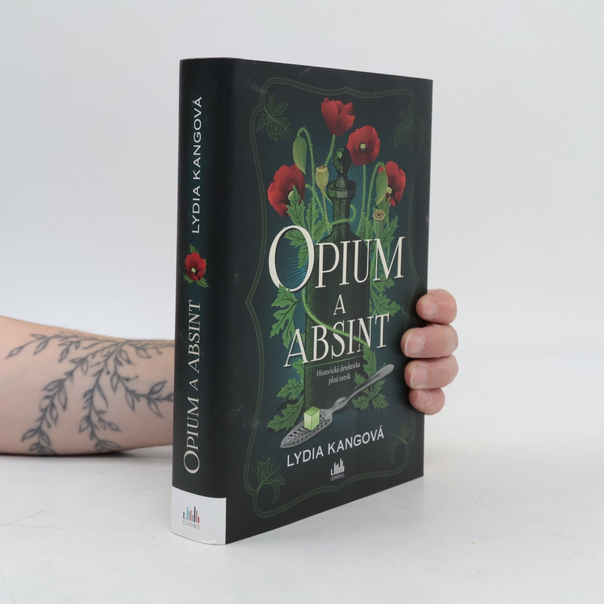 Lydia Kang Opium a absint