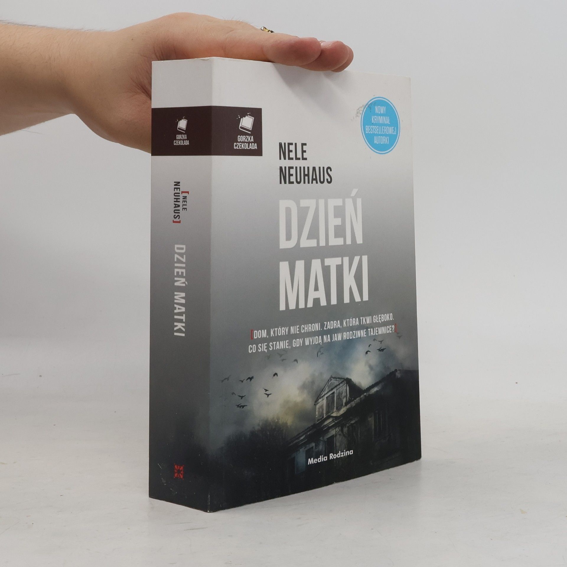 Nele Neuhaus Dzień matki