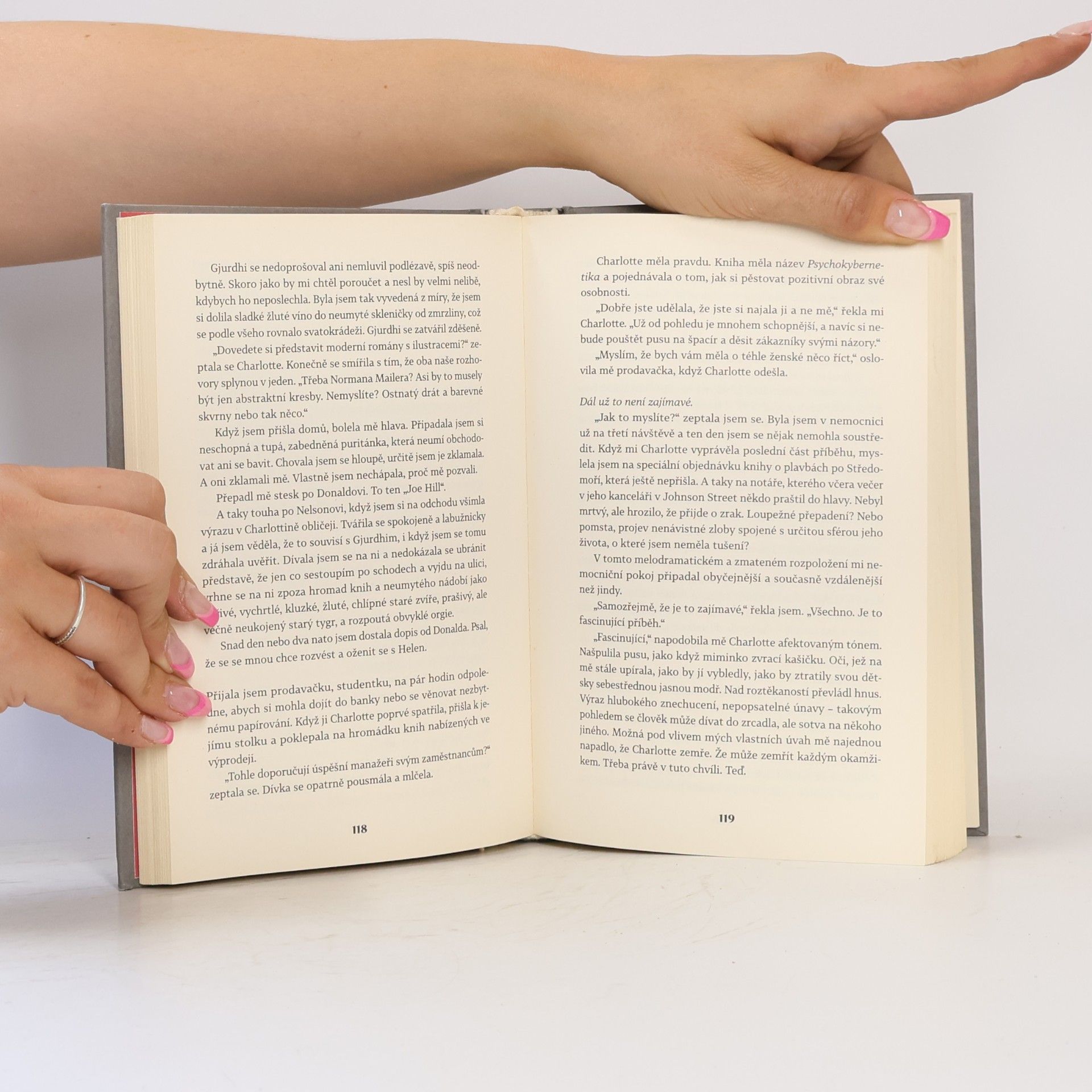 Alice Munro Veřejná tajemství