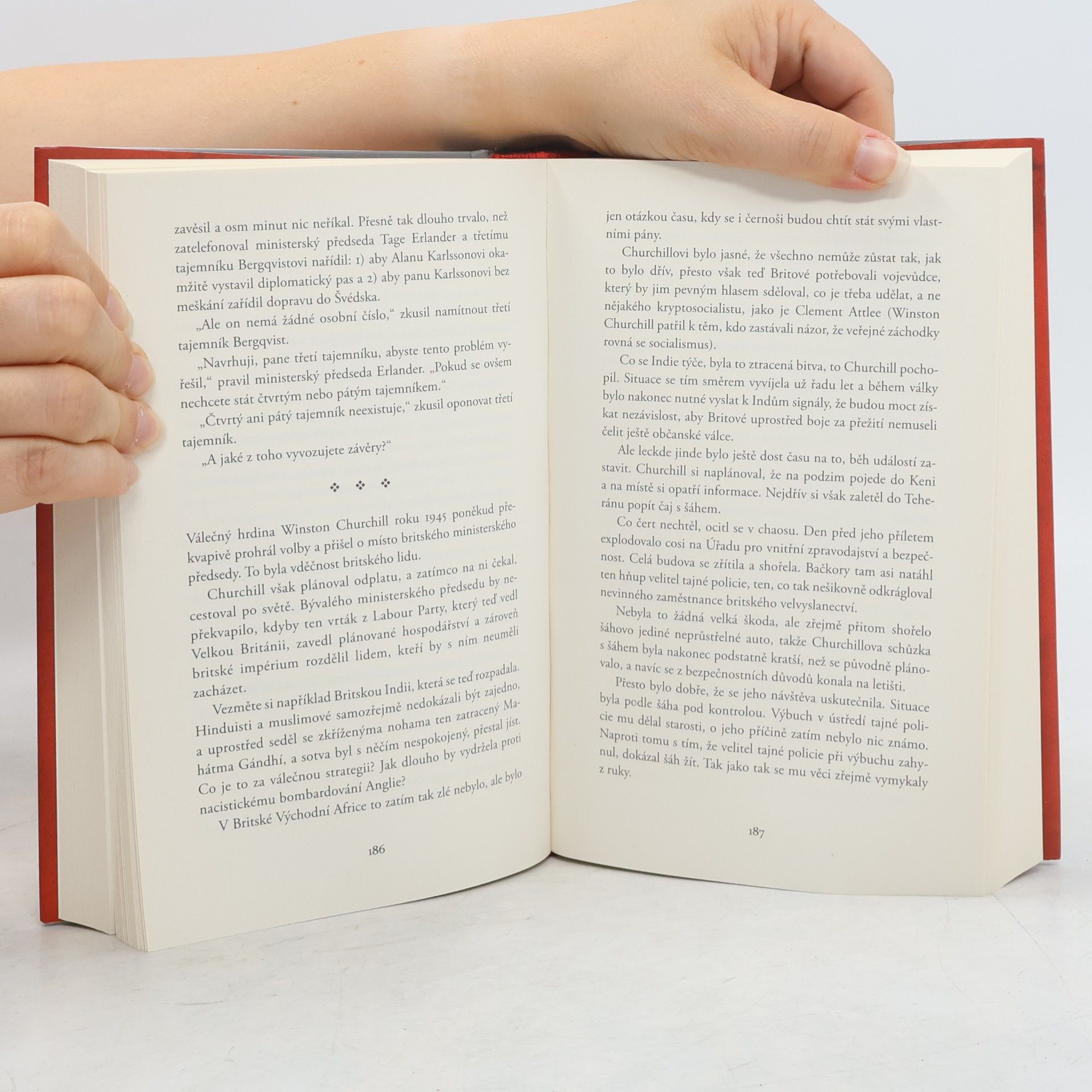 Jonas Jonasson Stoletý stařík, který vylezl z okna a zmizel