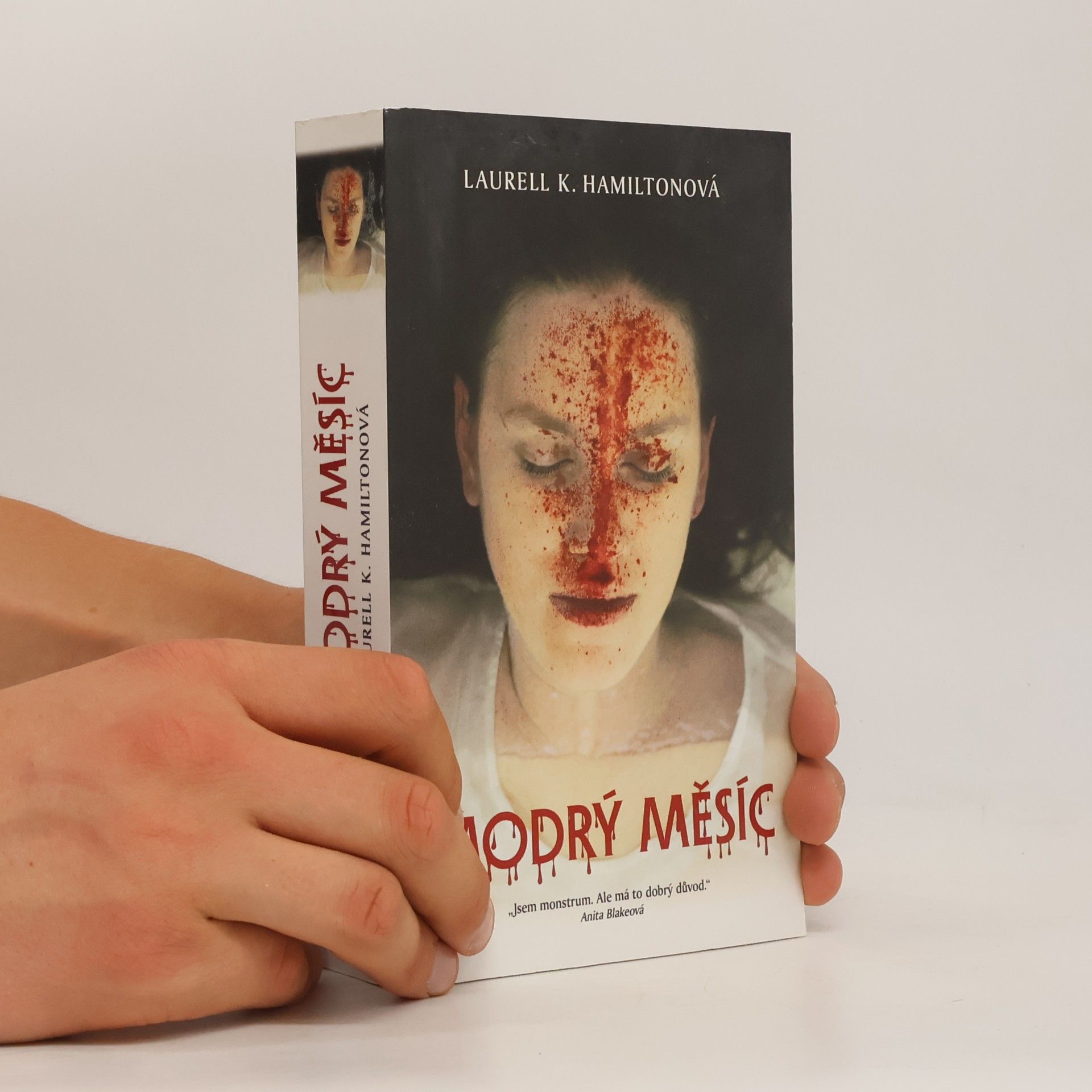 Laurell Kaye Hamilton Modrý měsíc