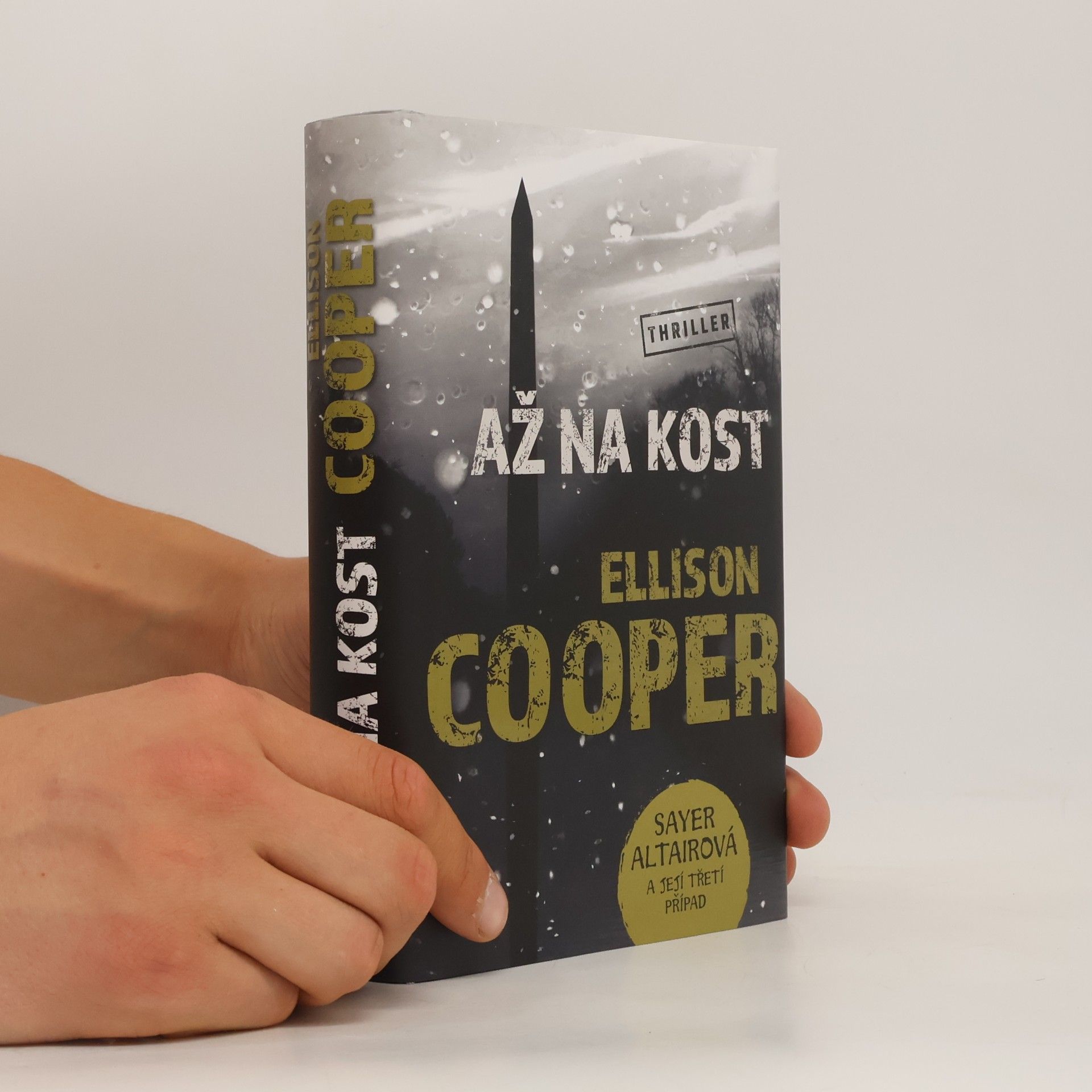 Ellison Cooper Až na kost