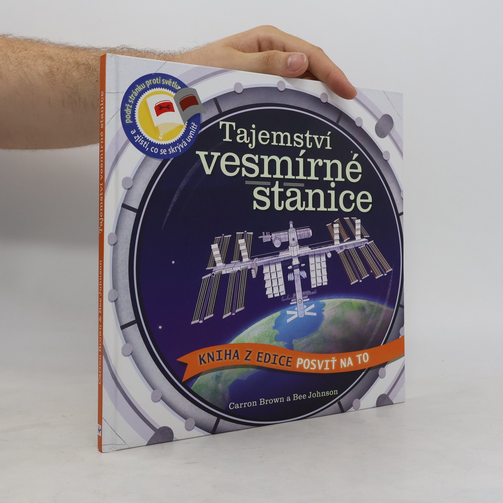 Carron Brown Tajemství vesmírné stanice