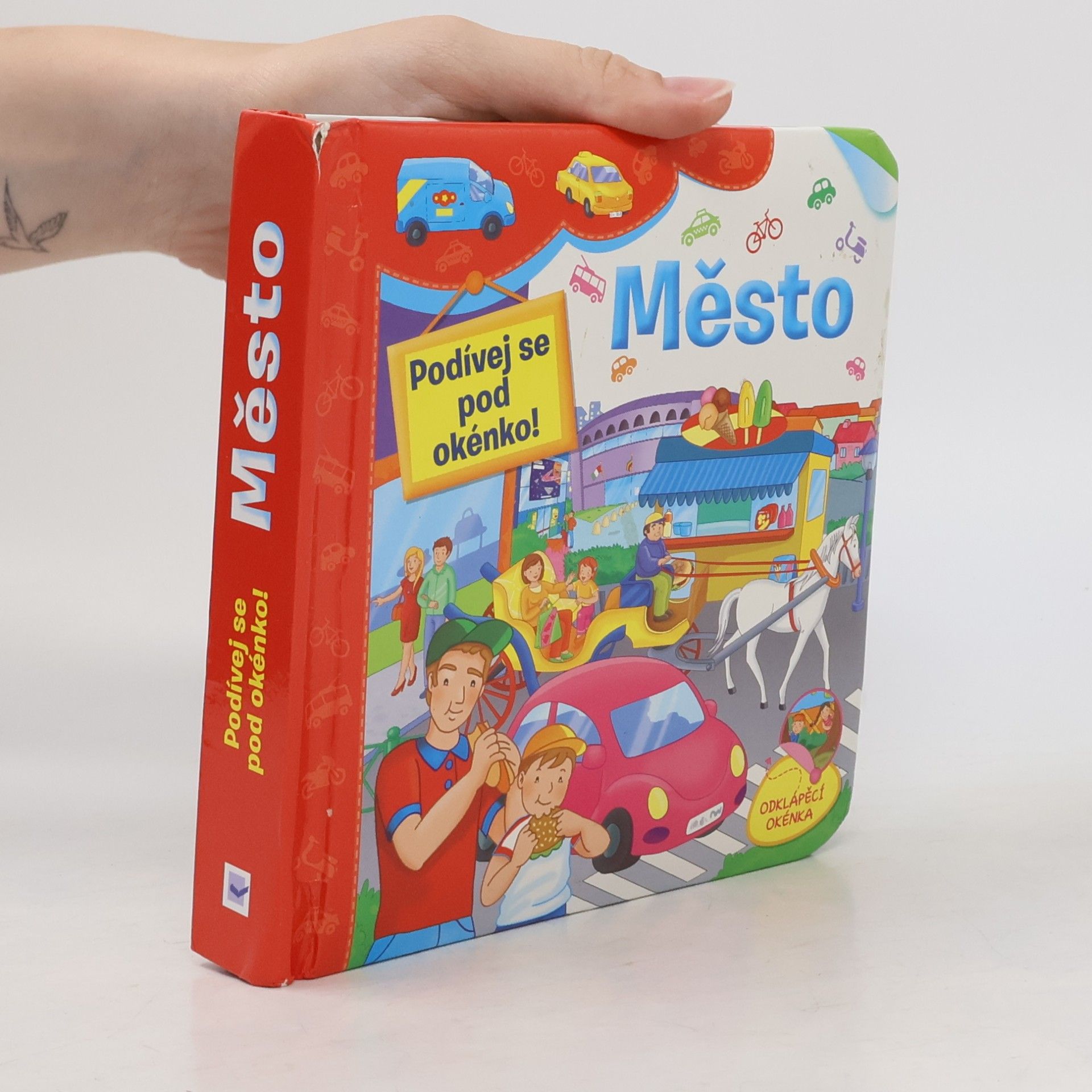 Collectif d'auteurs Město - Podívej se pod okénko!