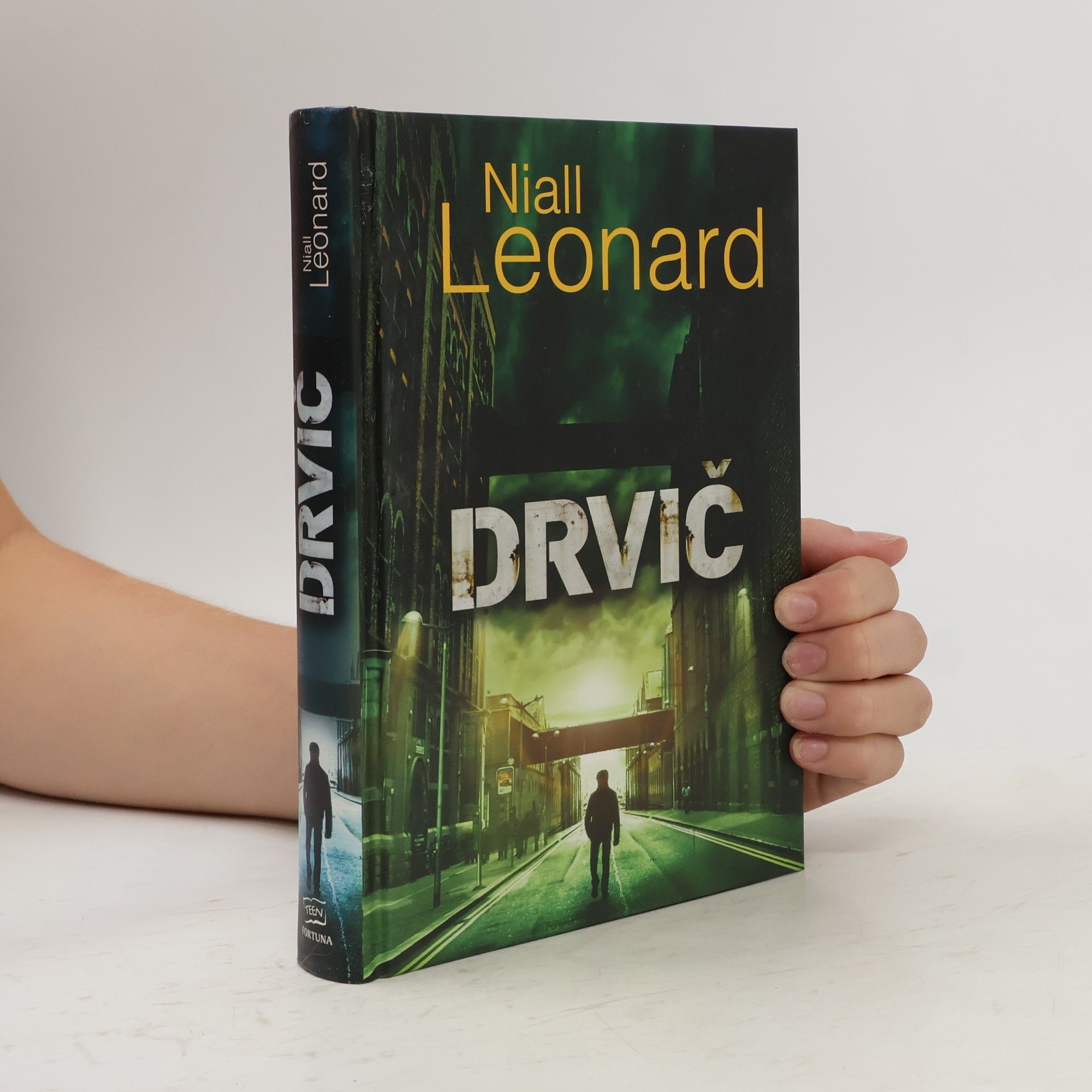 Niall Leonard Drvič