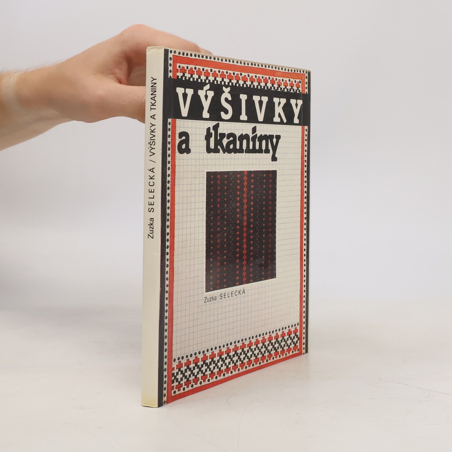 Zuzka Selecká Výšivky a tkaniny