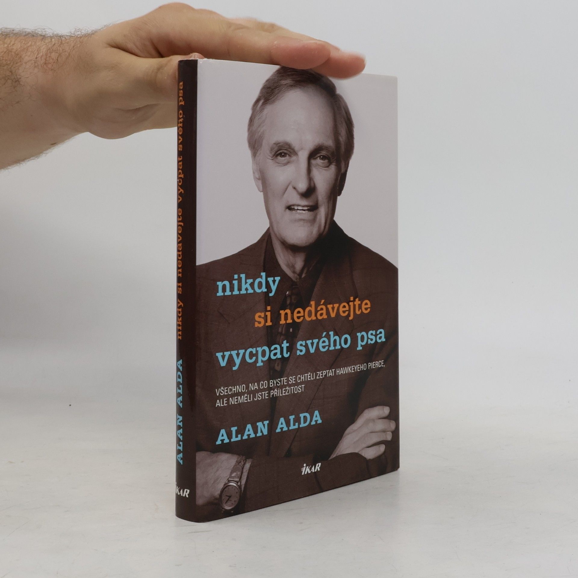 Alan Alda Nikdy si nedávejte vycpat svého psa