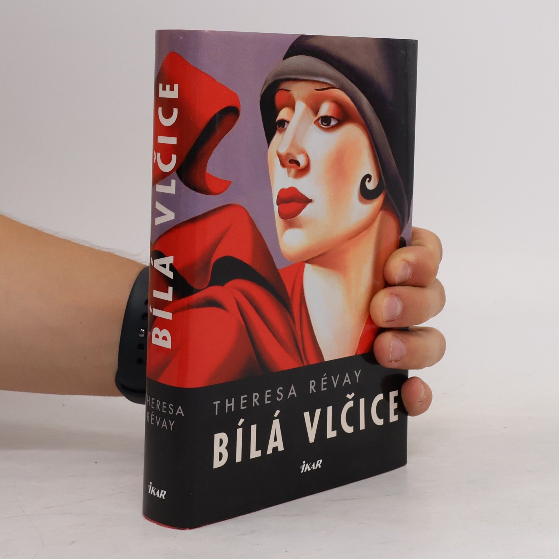 Theresa Révay Bílá vlčice
