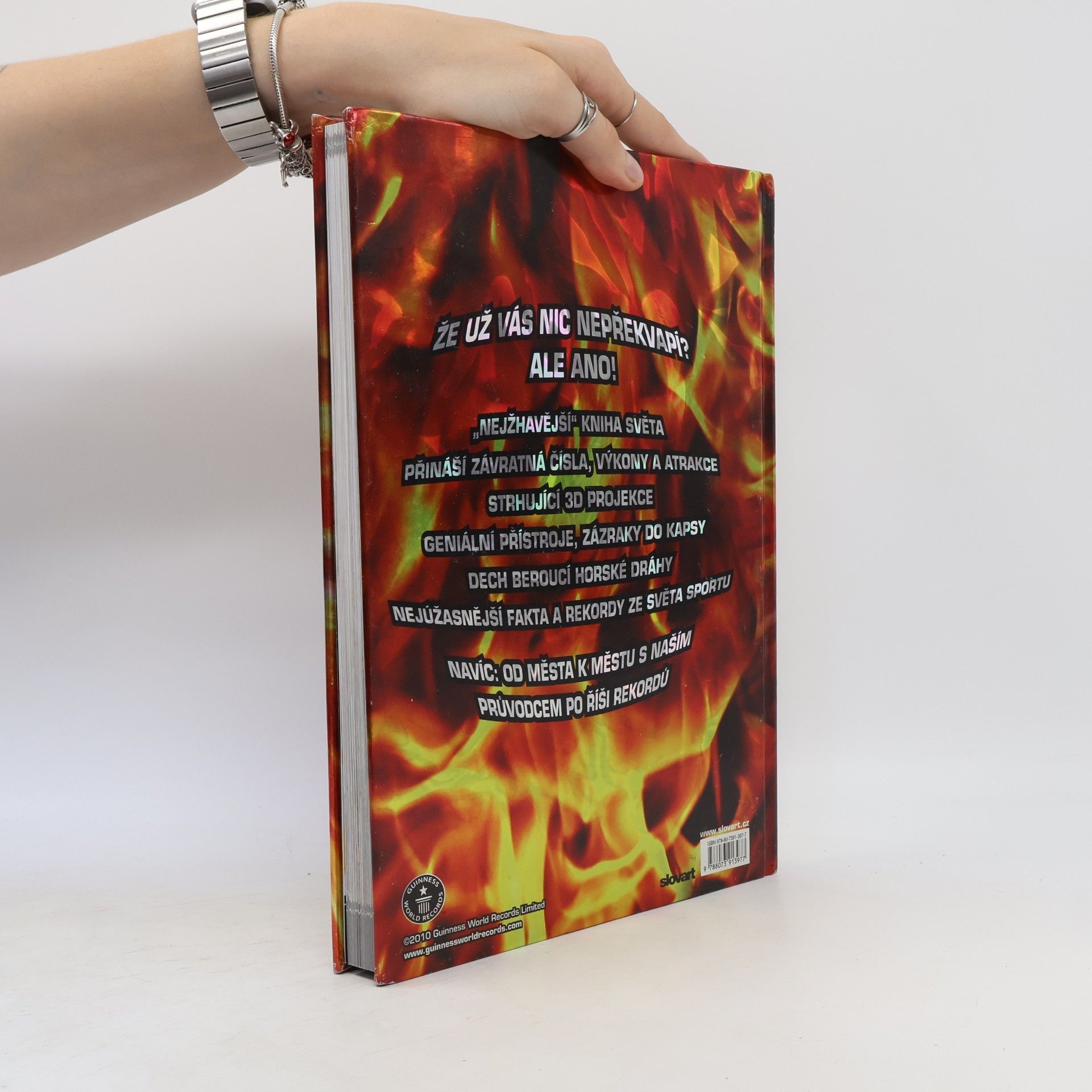 Kolektiv autorů Guinness World Records 2011 : Kniha nabitá tisícovkou nejnovějších rekordů