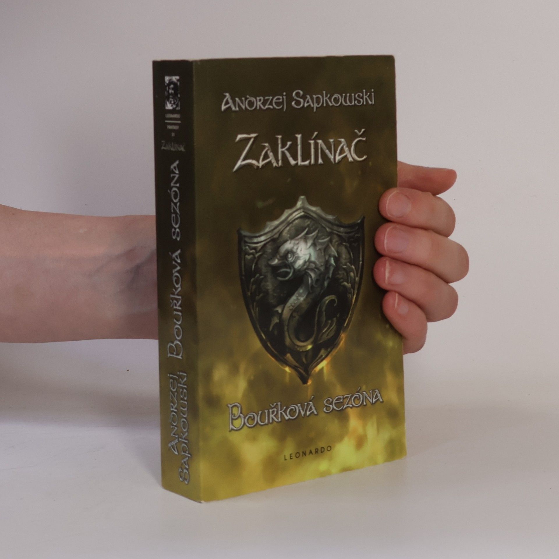 Andrzej Sapkowski Zaklínač. Bouřková sezóna