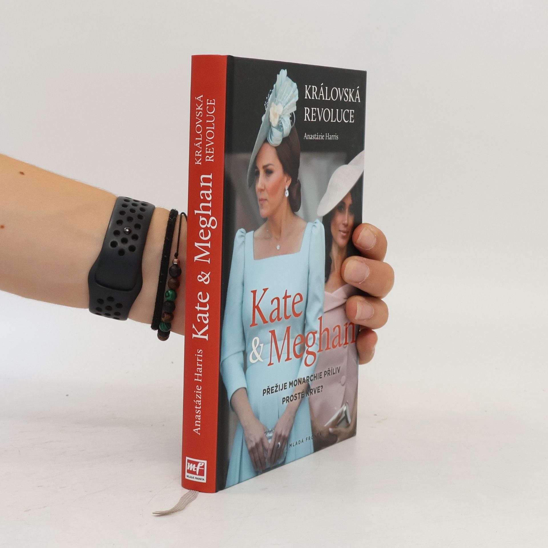 Anastázie Harris Kate & Meghan: Královská revoluce: Přežije monarchie příliv prosté krve?