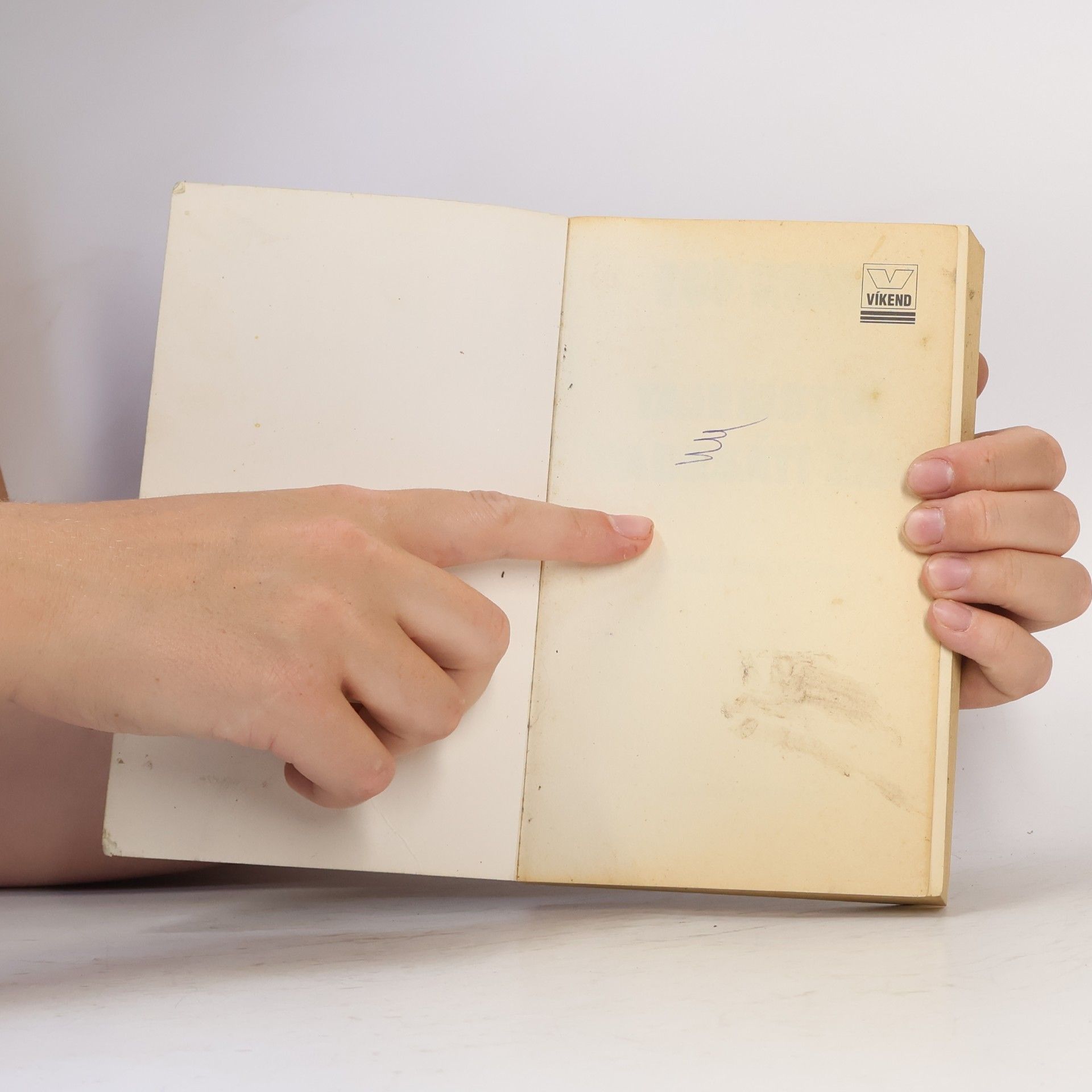 Autorenkollektiv Tajemství padesáti žen: skutečné kriminální případy