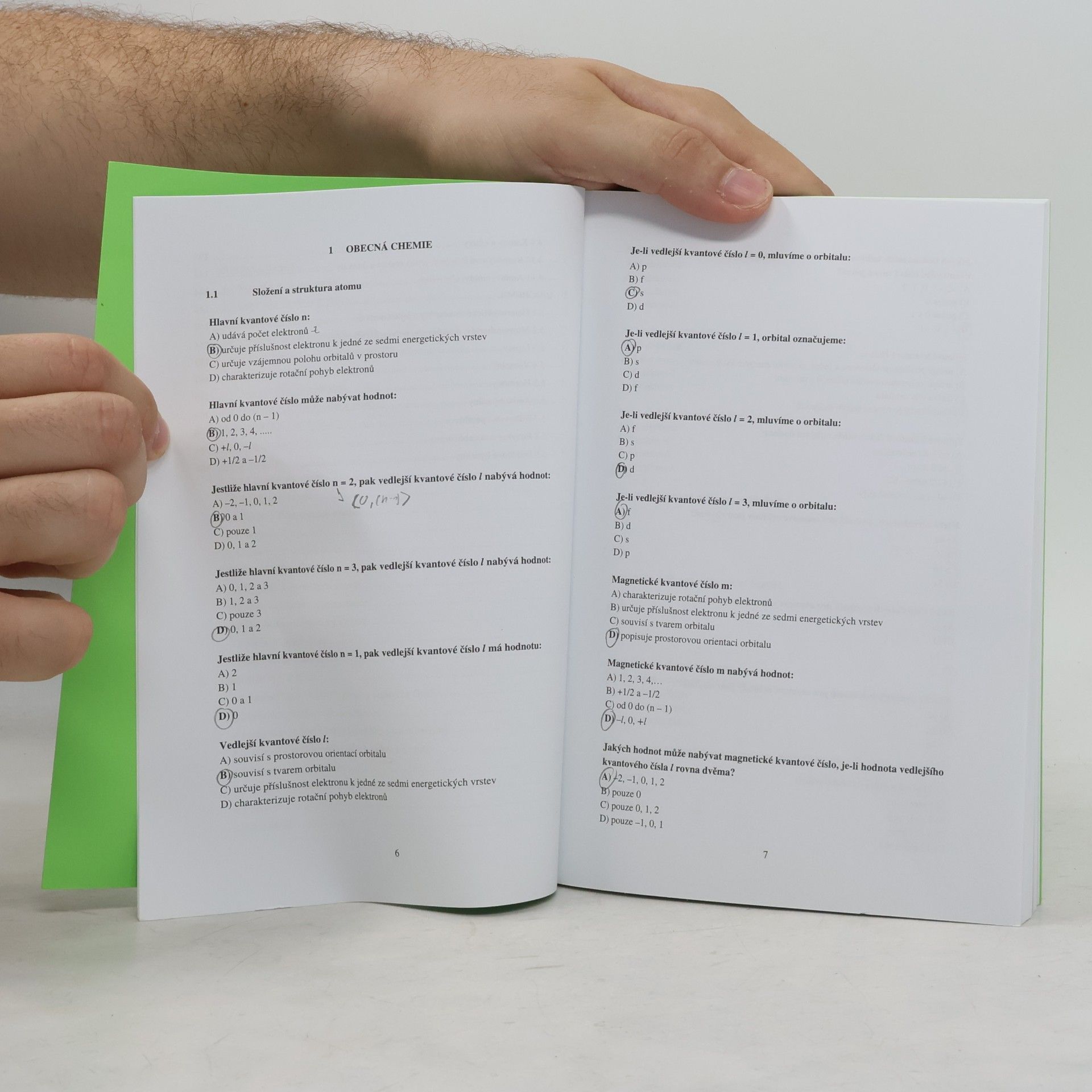 Autorenkollektiv Modelové otázky z chemie pro přijímací zkoušky