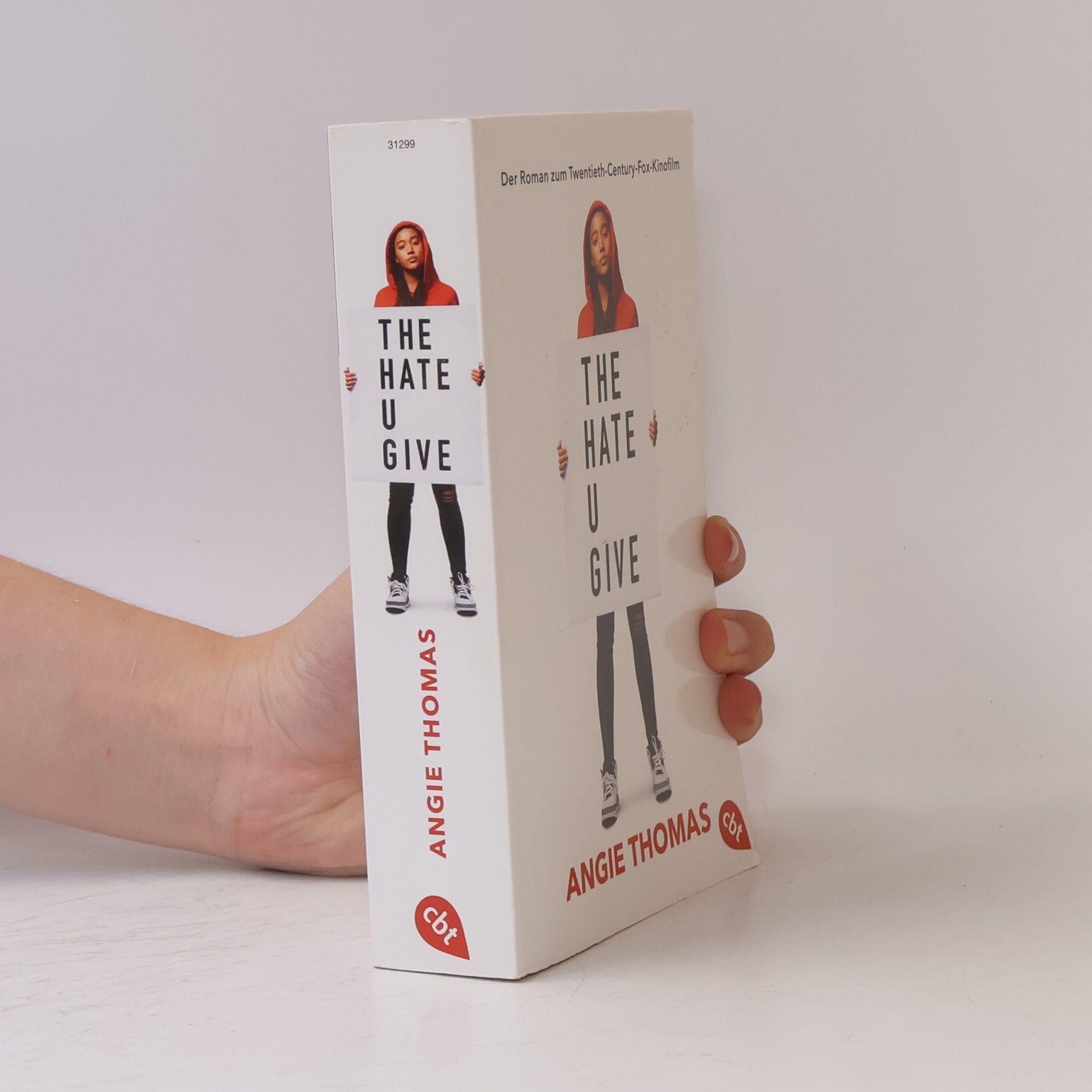 Angie Thomas The hate u give