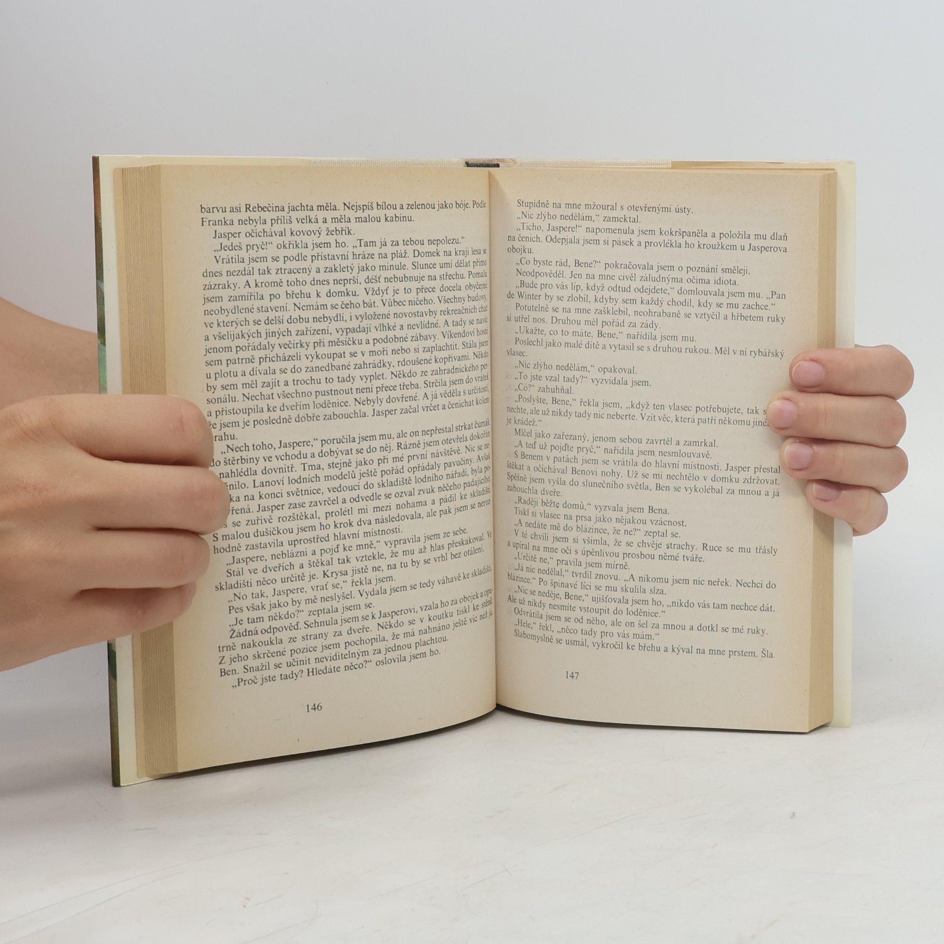 Daphne Du Maurier Mrtvá a živá