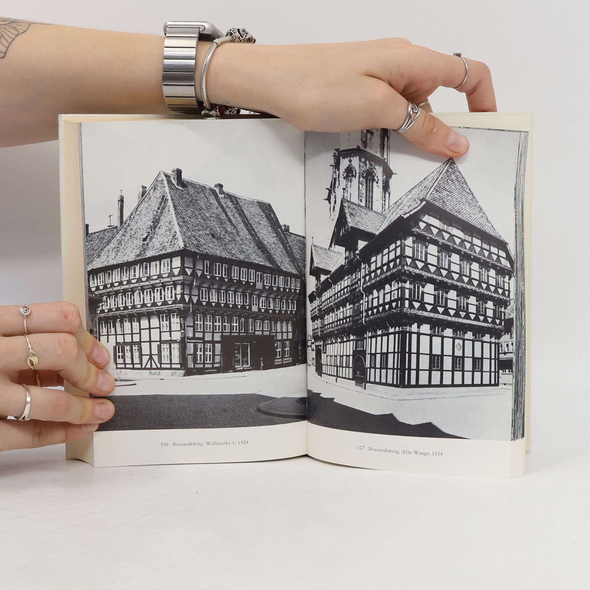 Günther Binding Kleine Kunstgeschichte des deutschen Fachwerkbaus