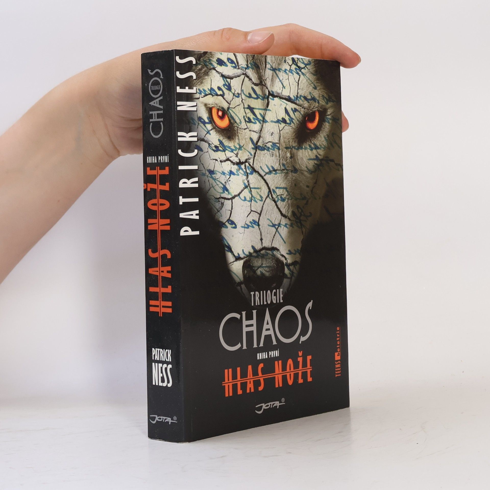 Patrick Ness Chaos. Kniha první. Hlas nože