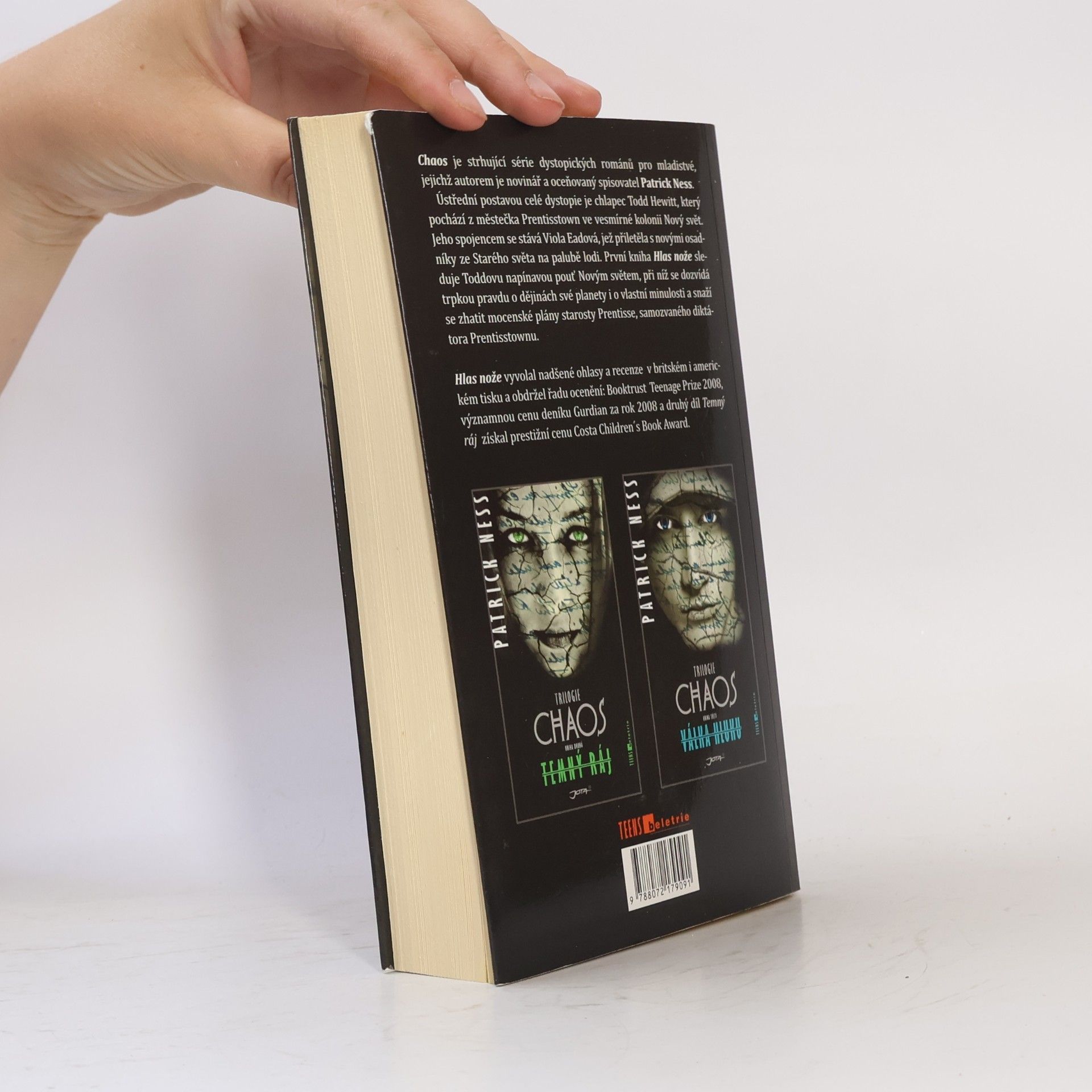 Patrick Ness Chaos. Kniha první. Hlas nože