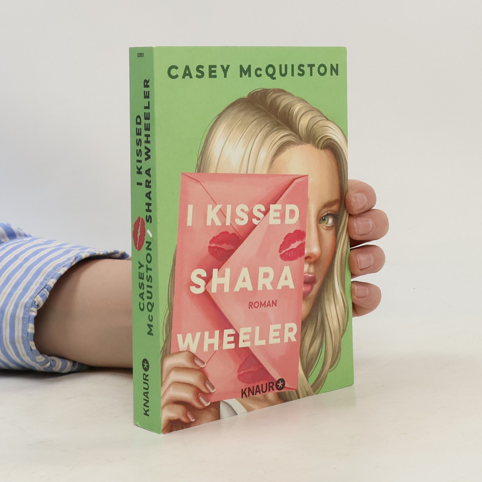 Casey McQuiston I Kissed Shara Wheeler