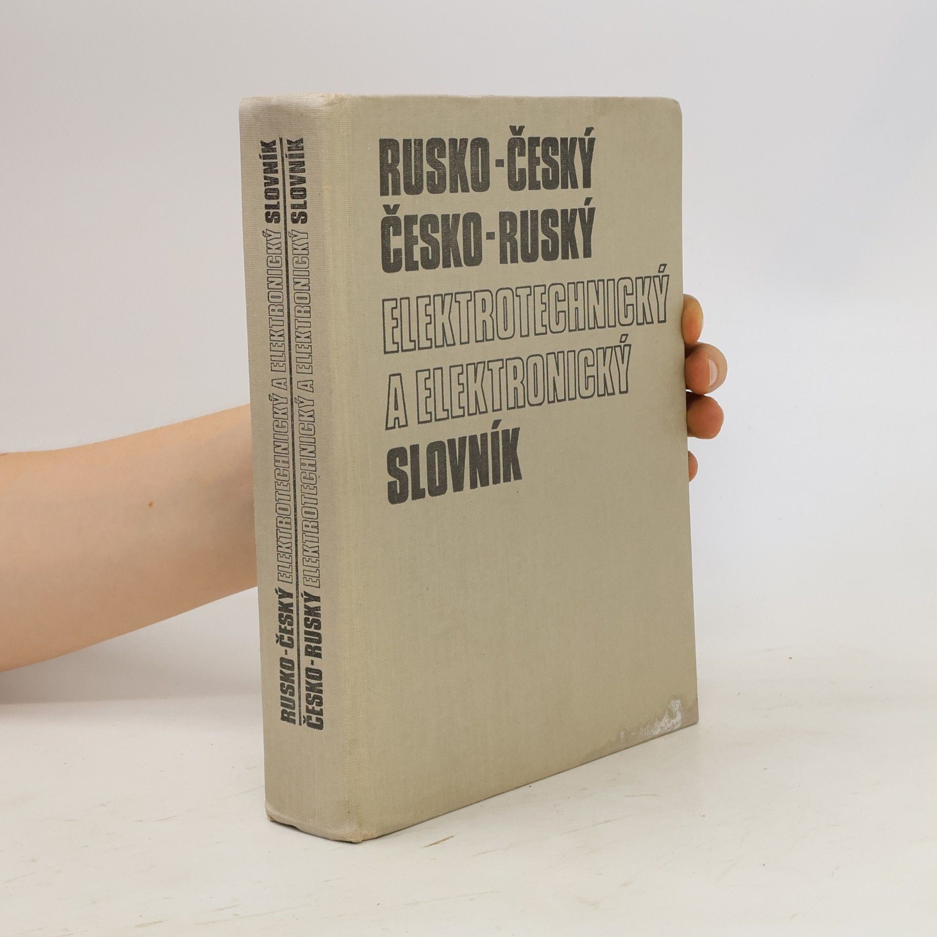 Autores varios Rusko-český elektrotechnický a elektronický slovník