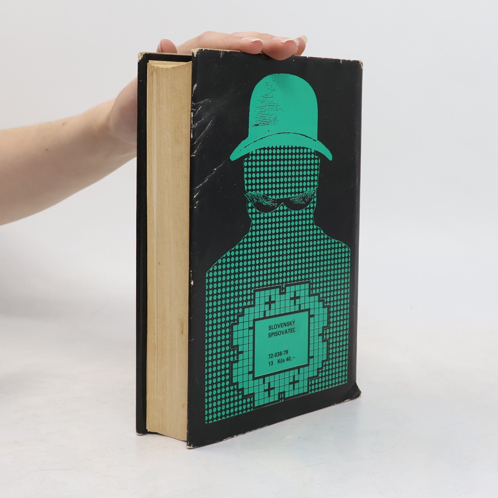 Agatha Christie Zlo pod slnkom. Po pohrebe. Mačka medzi holubmi