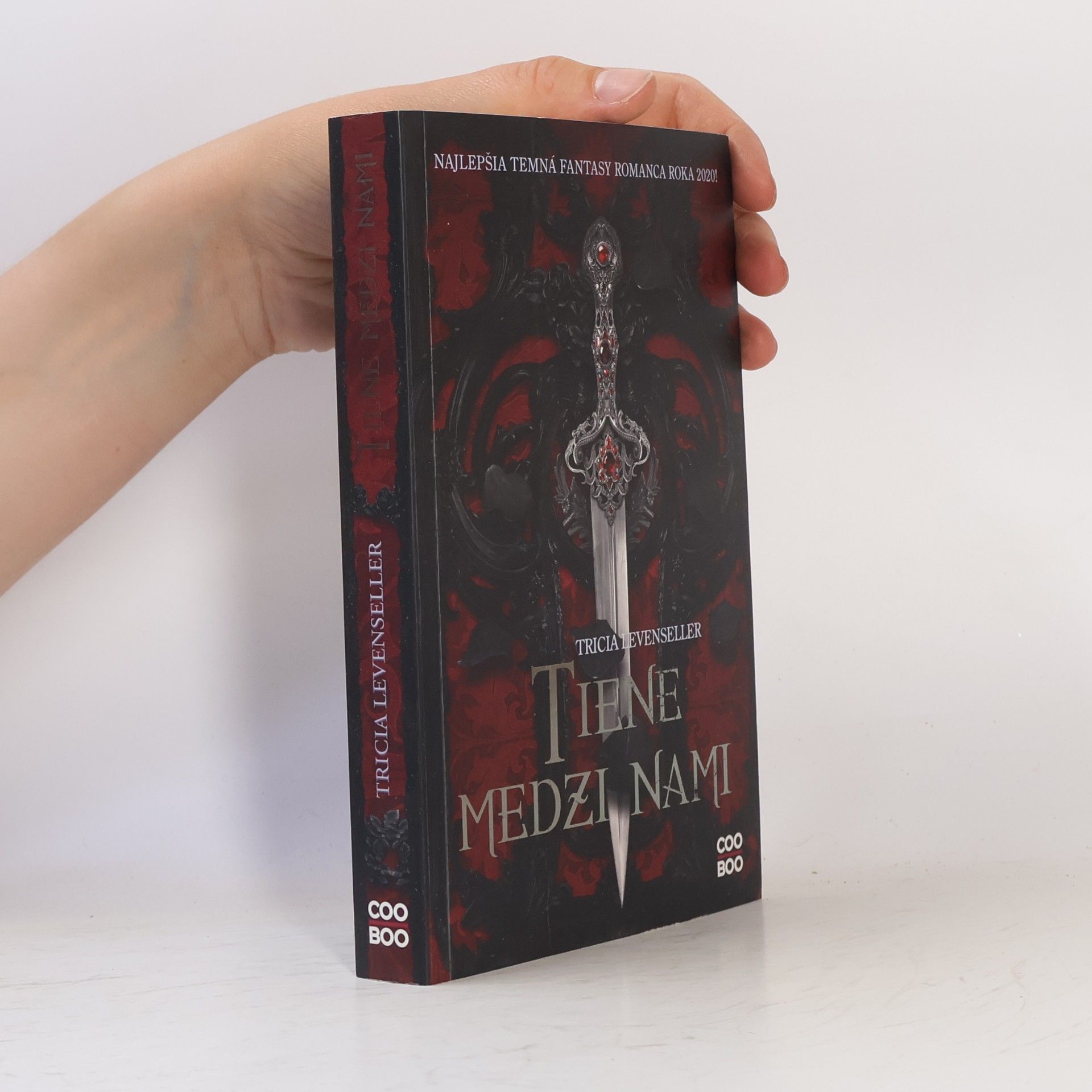 Tricia Levenseller Tiene medzi nami