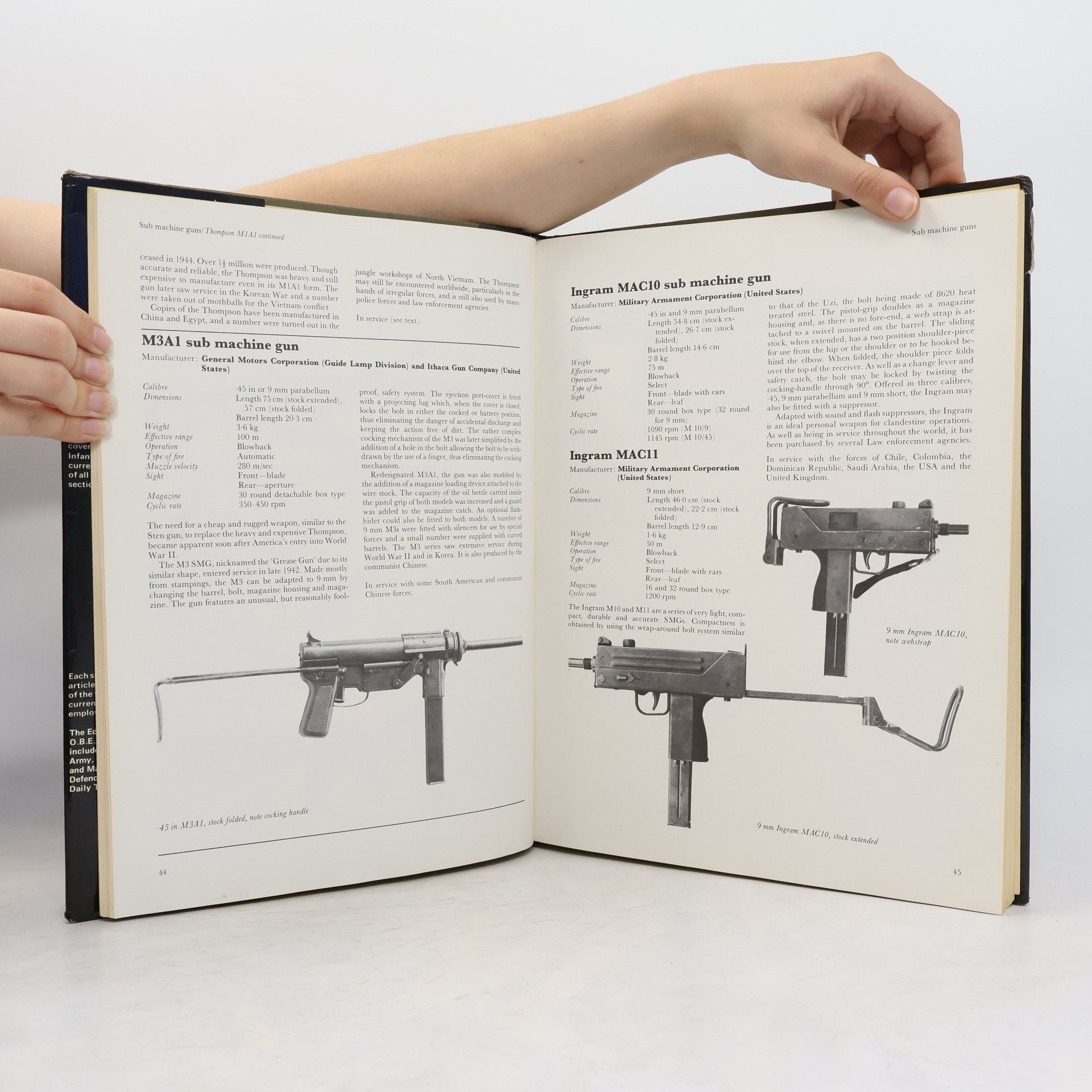 John Ivor Headon Owen Brassey's Infantry Weapons of the World 1950-1975