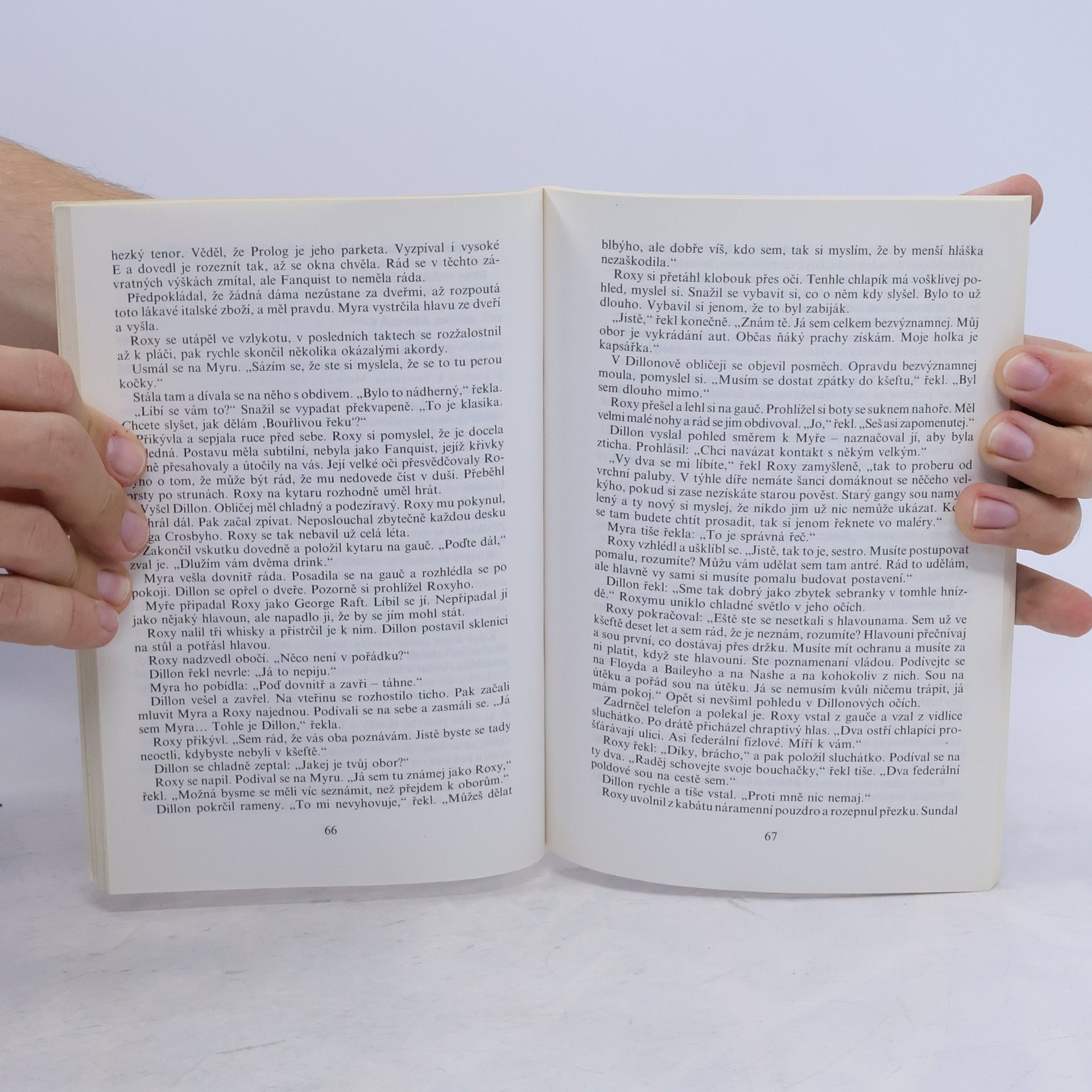 James Hadley Chase Mrtví zůstanou němí