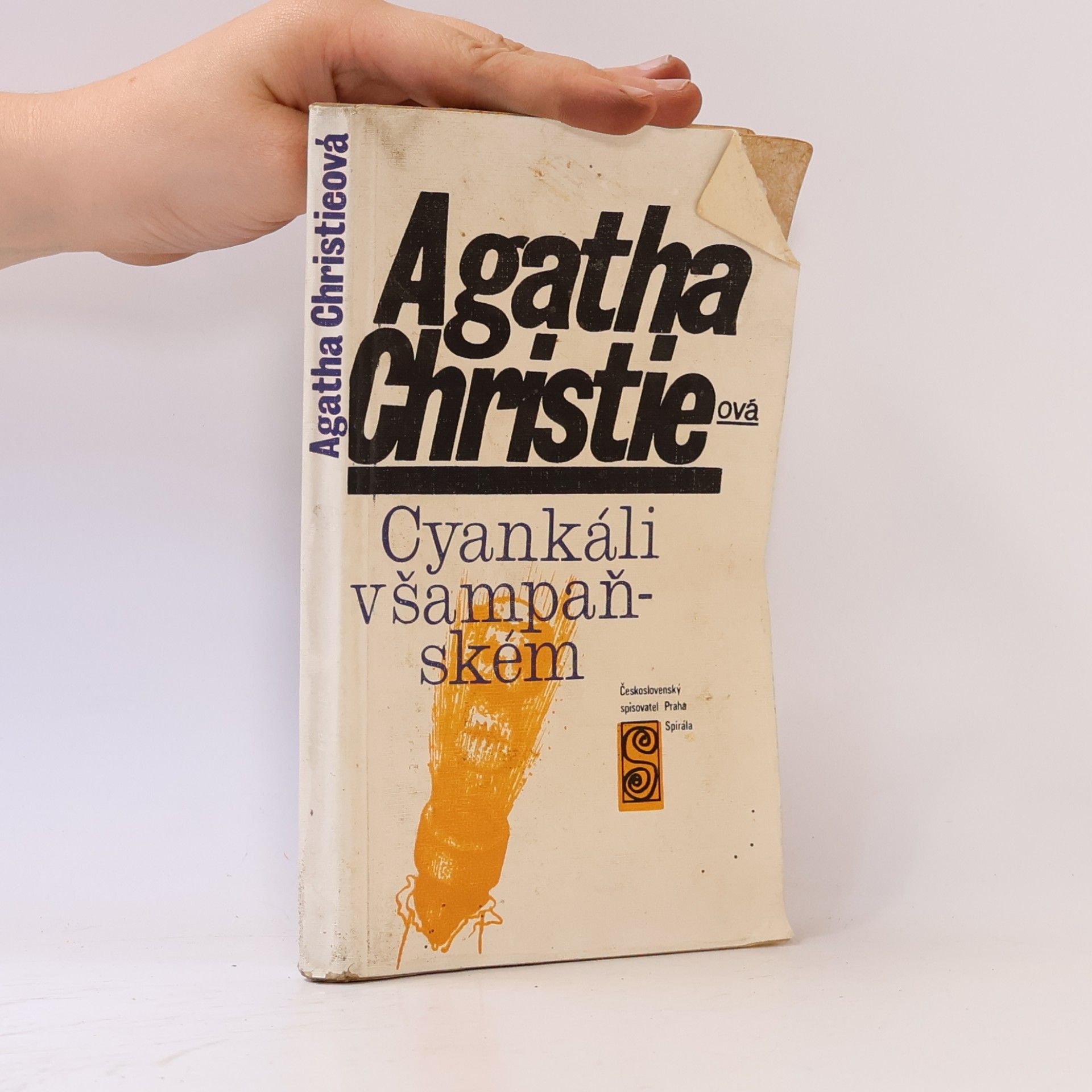 Agatha Christie Cyankáli v šampaňském