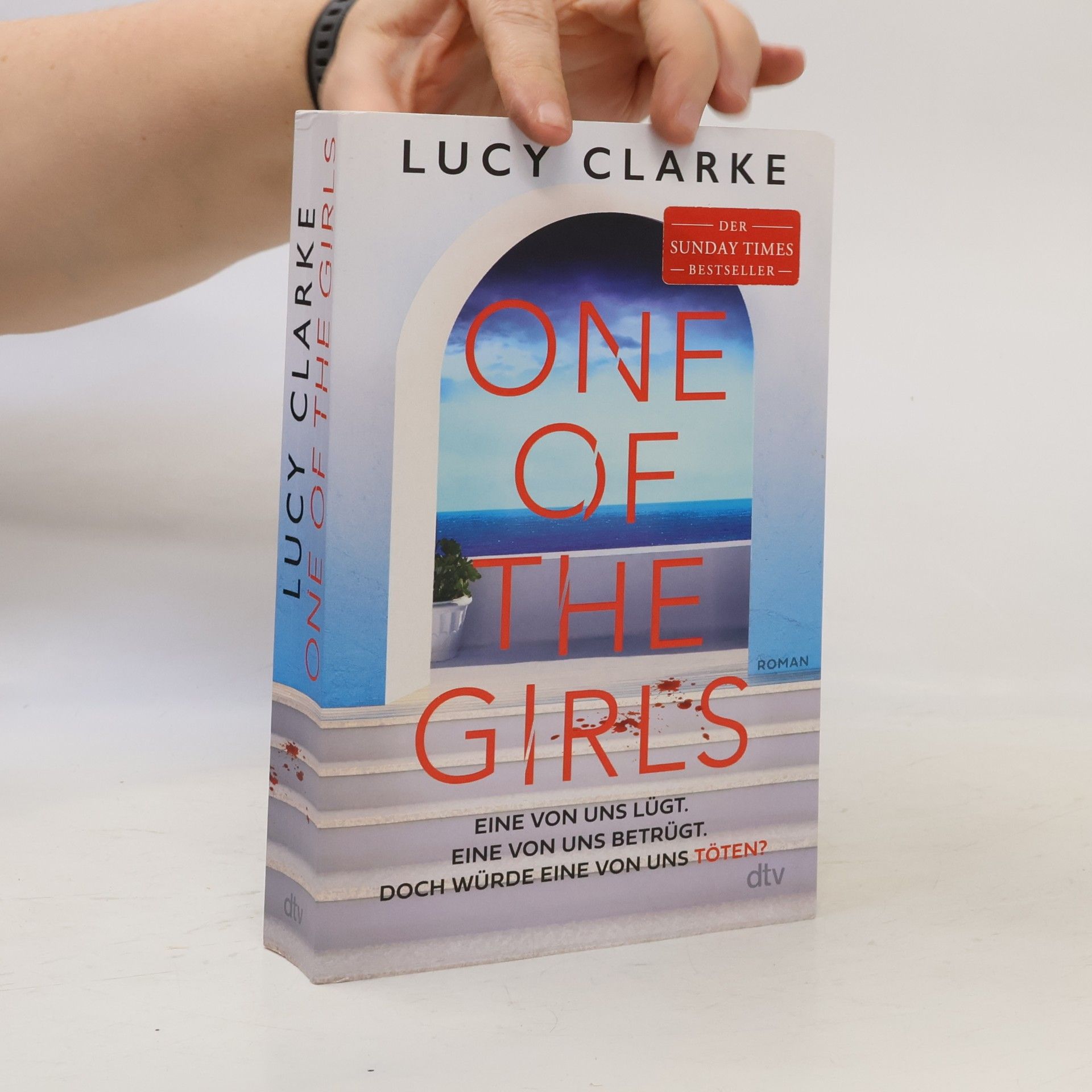 Lucy Clarke One of the Girls